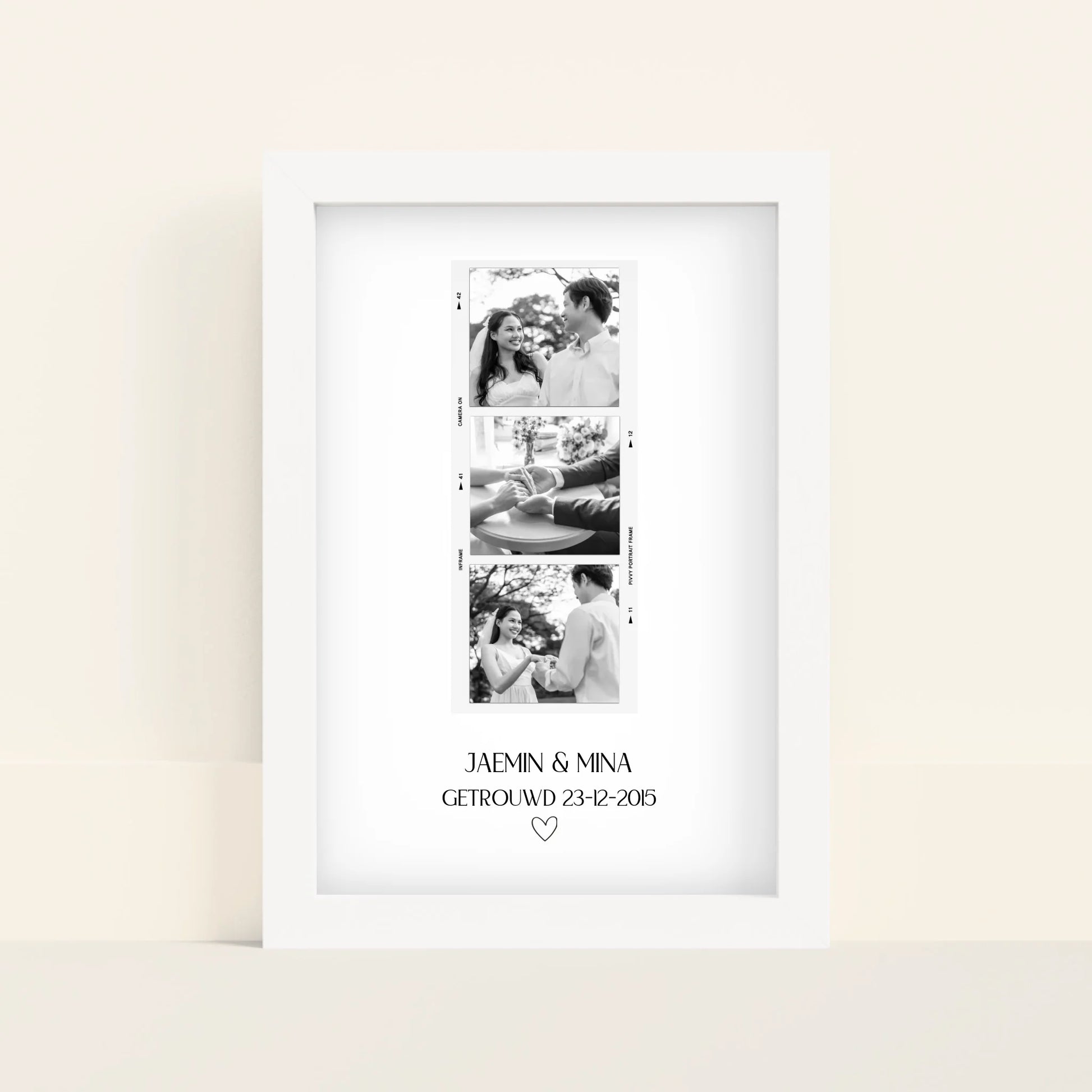 Mockup-Framed-White-2030