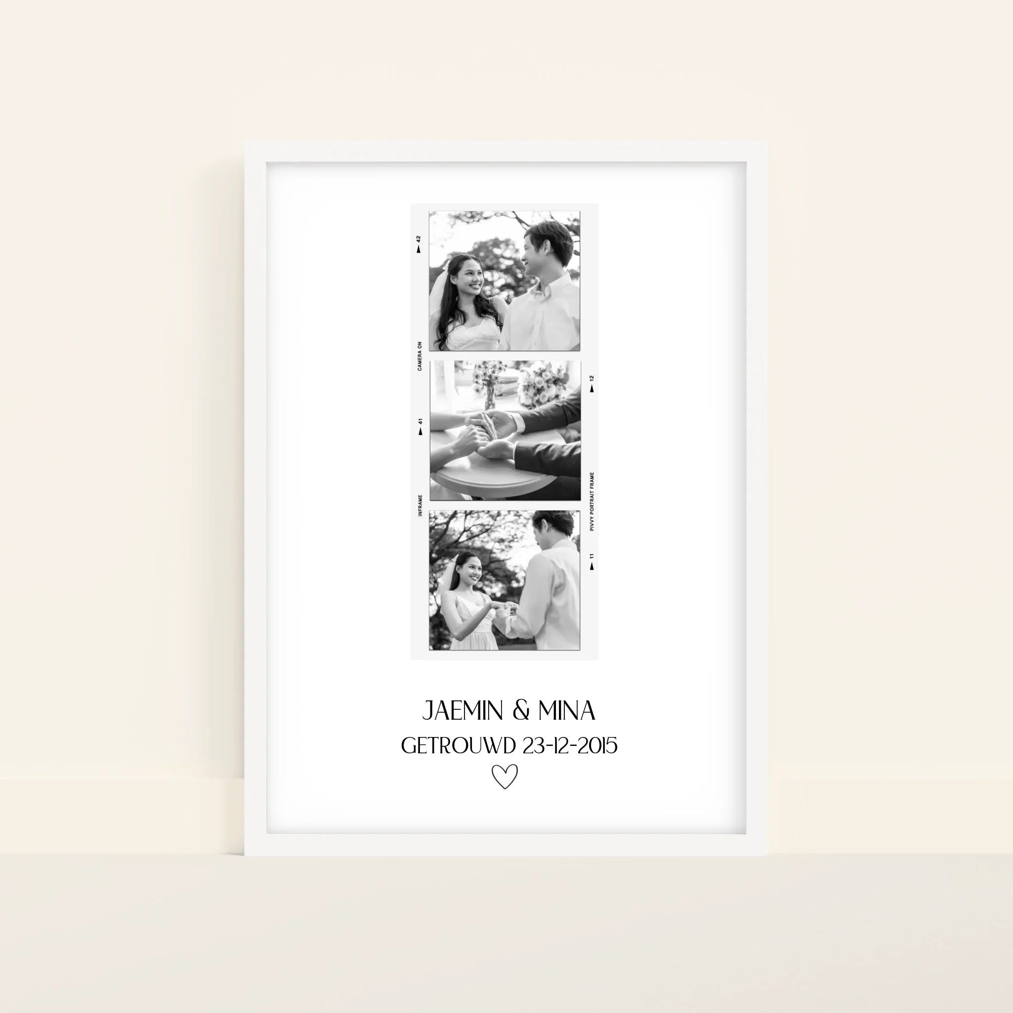 Mockup-Framed-White-5070