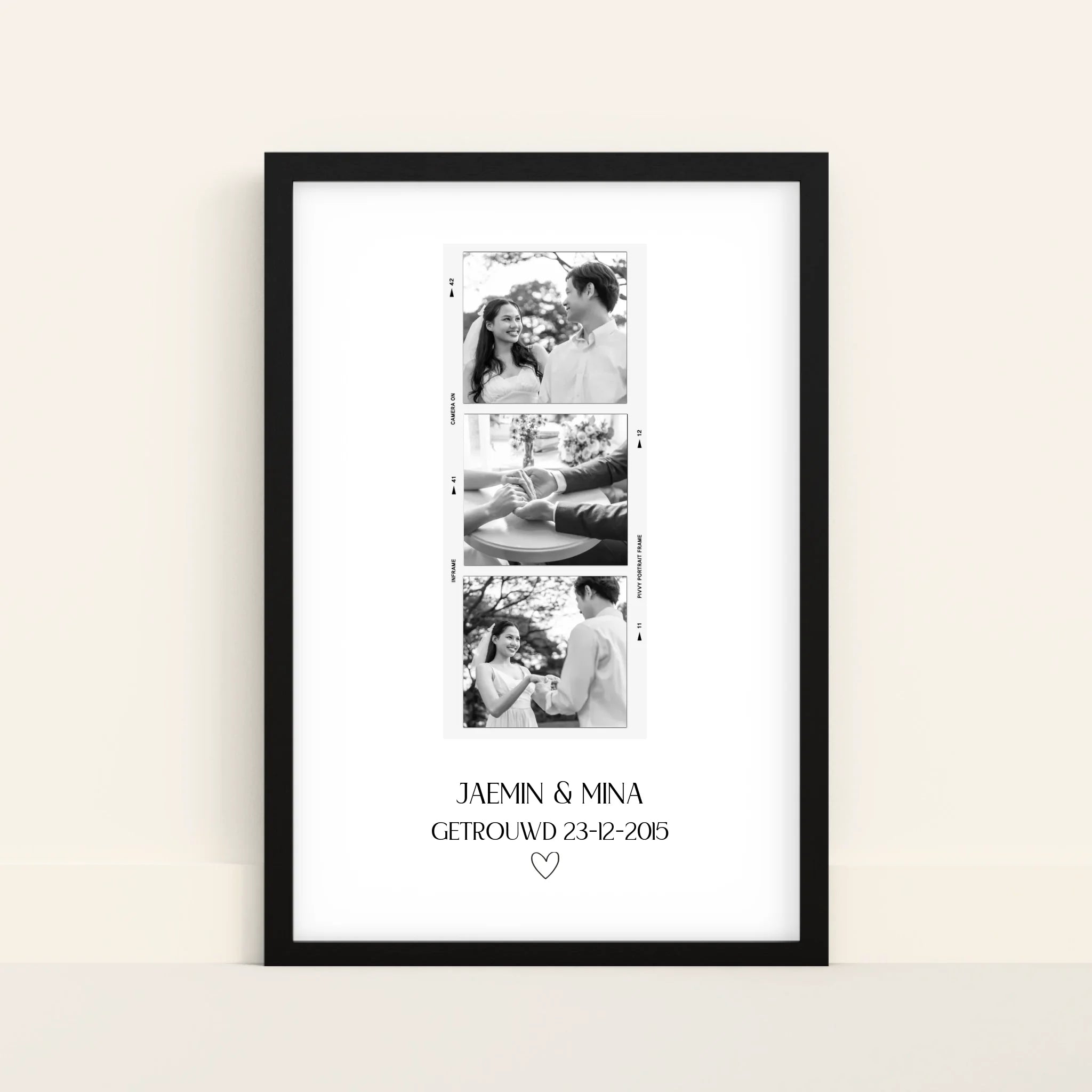 Mockup-Framed-Black-4060
