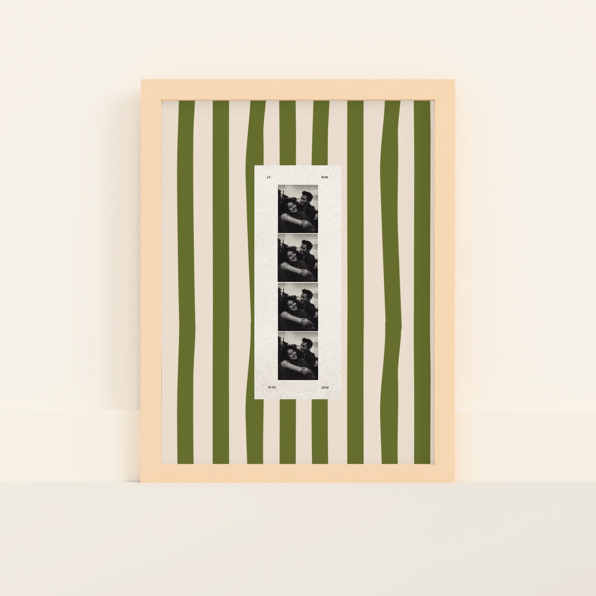 Mockup-Framed-Wood-3040