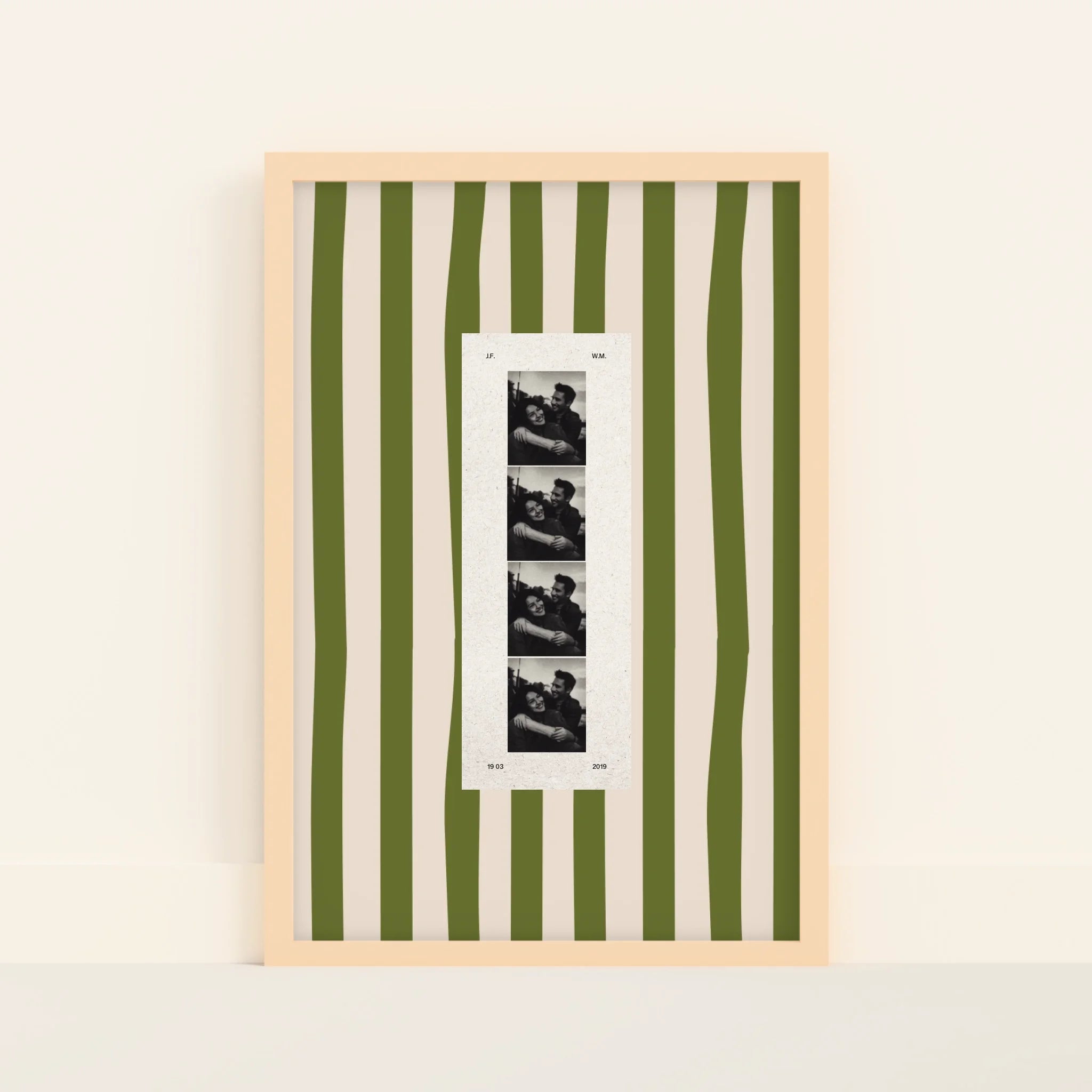 Mockup-Framed-Wood-4060