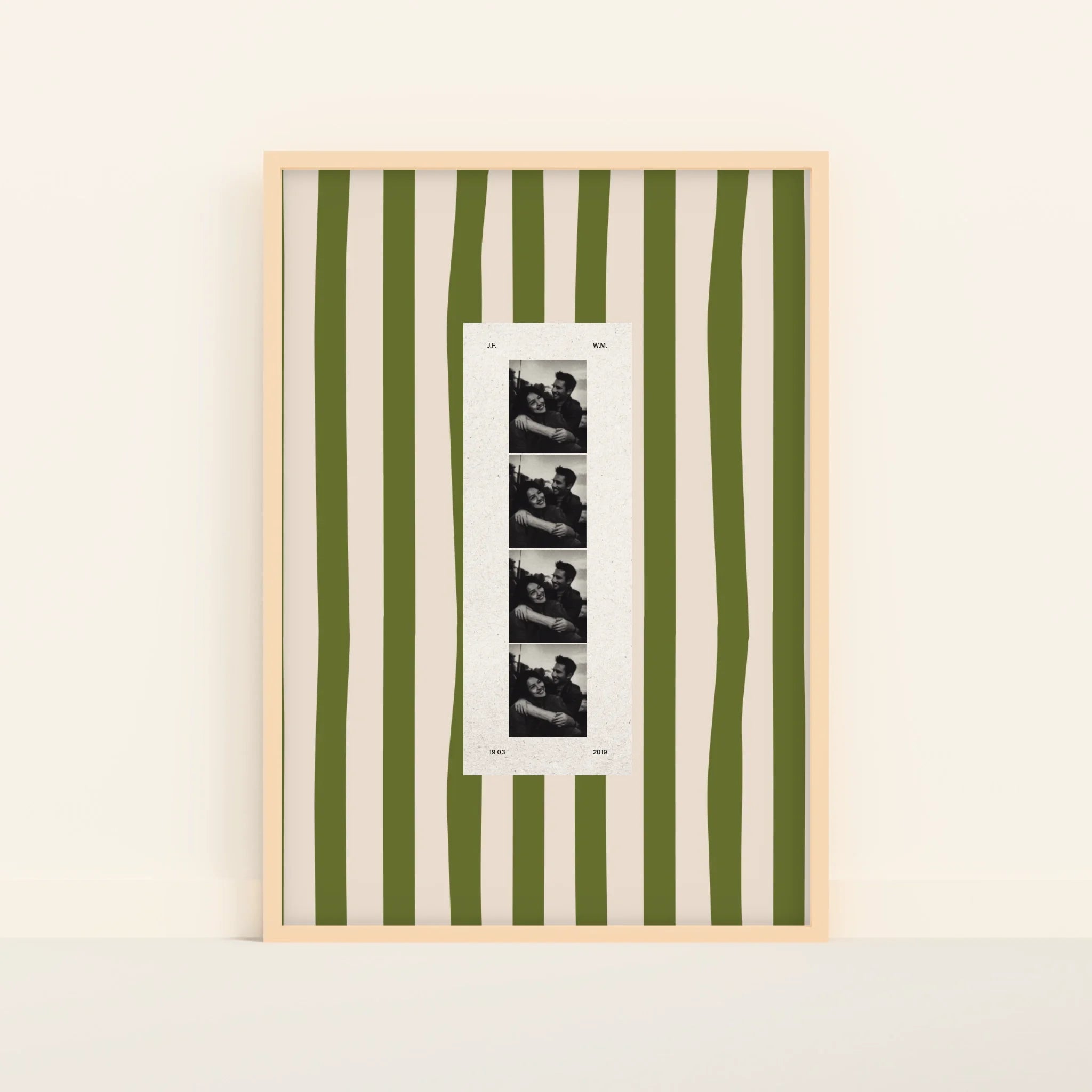 Mockup-Framed-Wood-70100