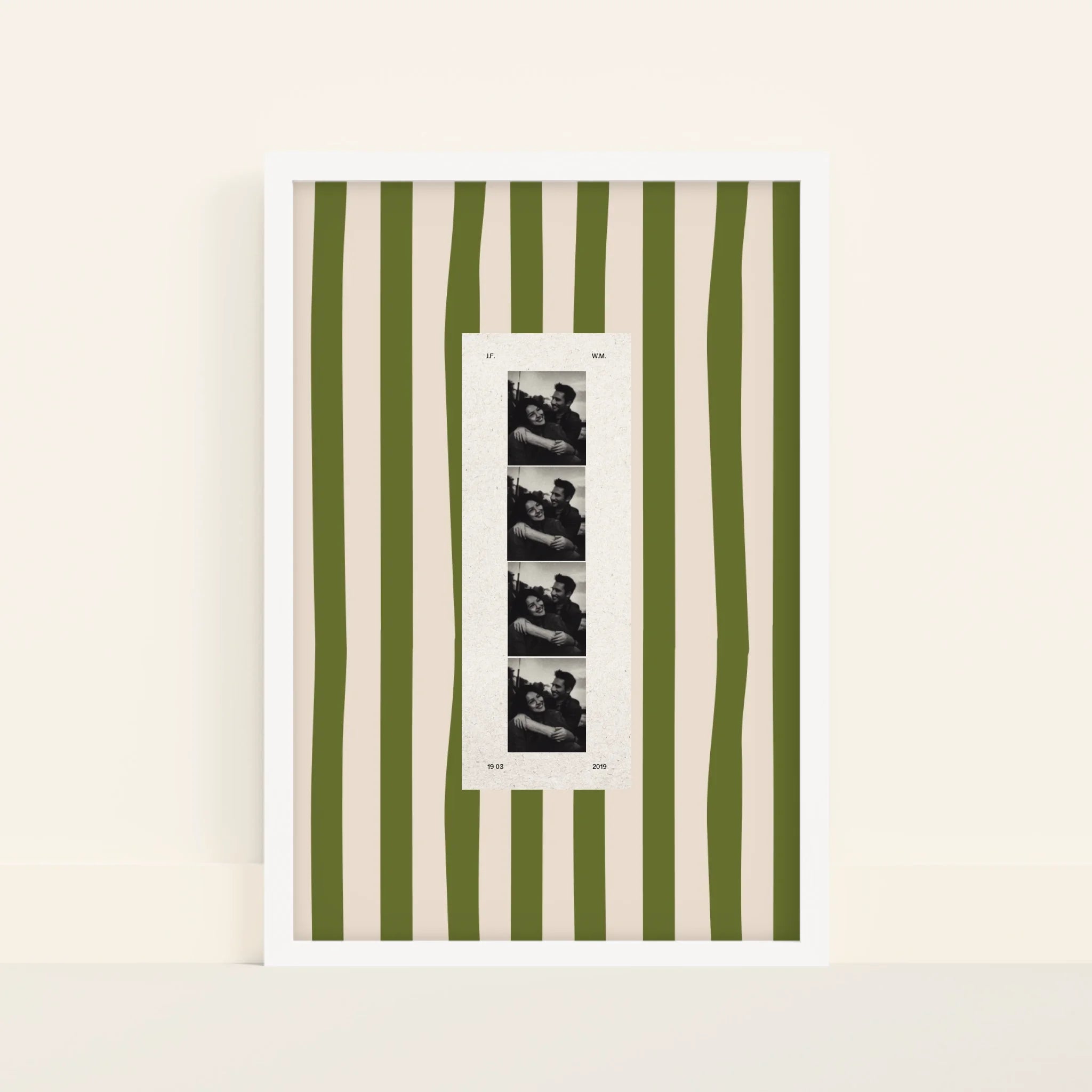 Mockup-Framed-White-4060