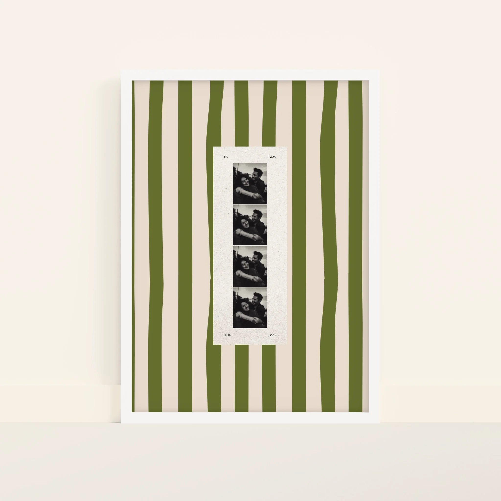 Mockup-Framed-White-5070