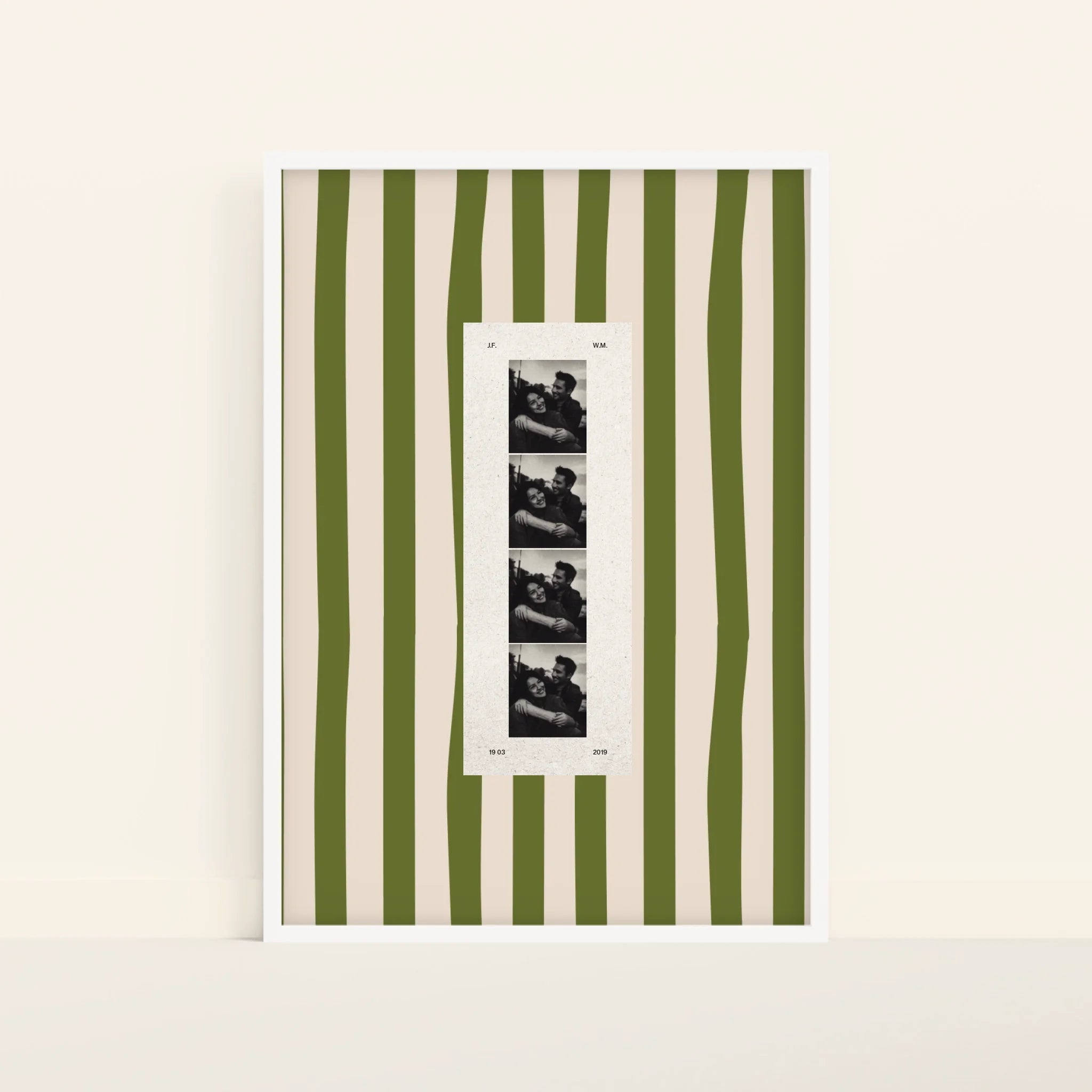 Mockup-Framed-White-70100