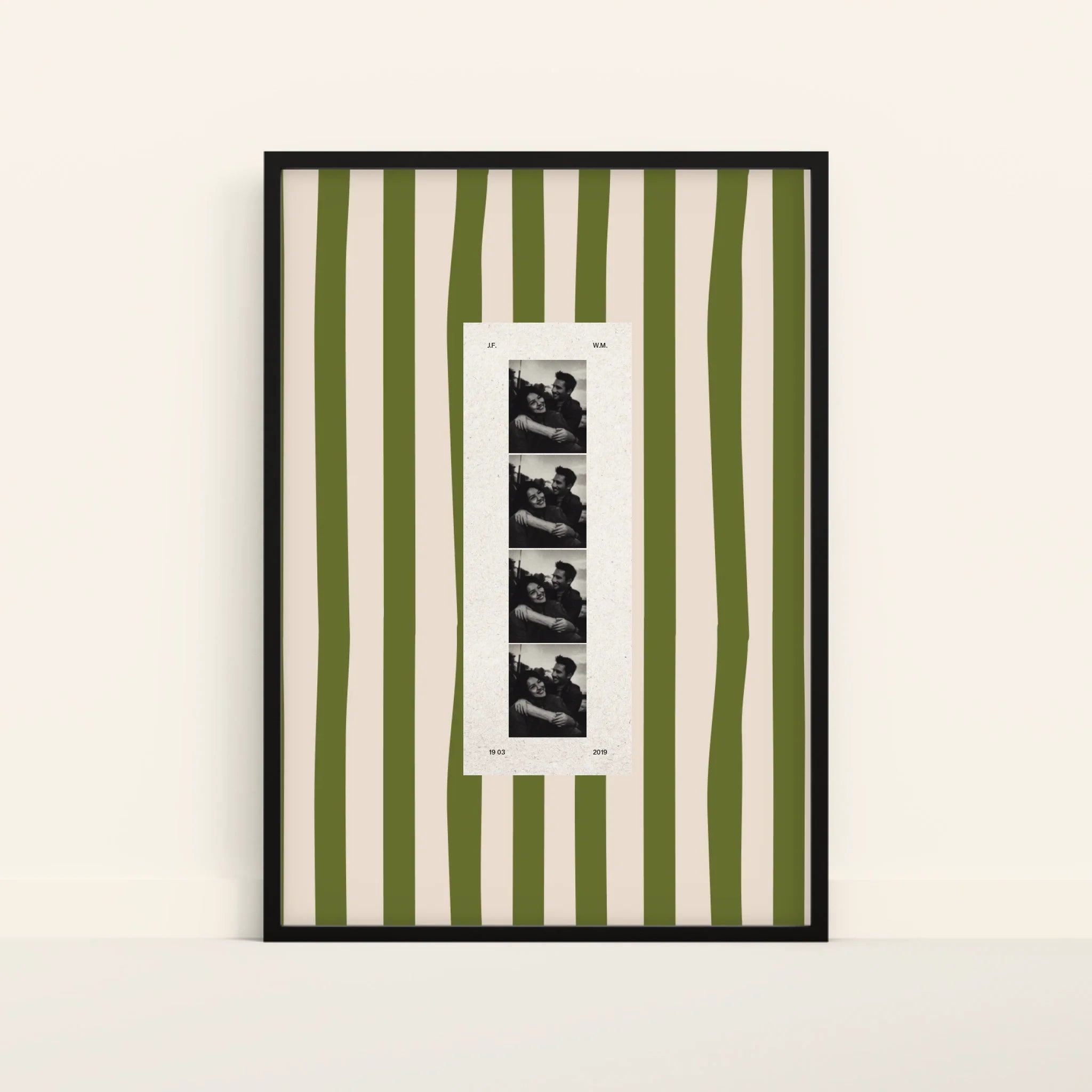 Mockup-Framed-Black-70100