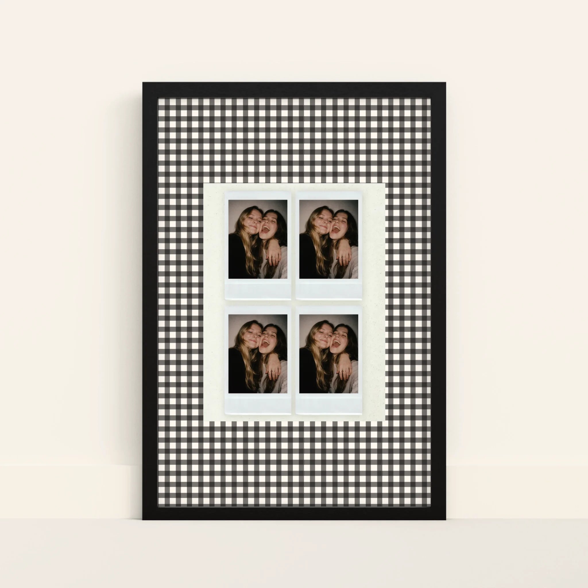 Mockup-Framed-Black-4060