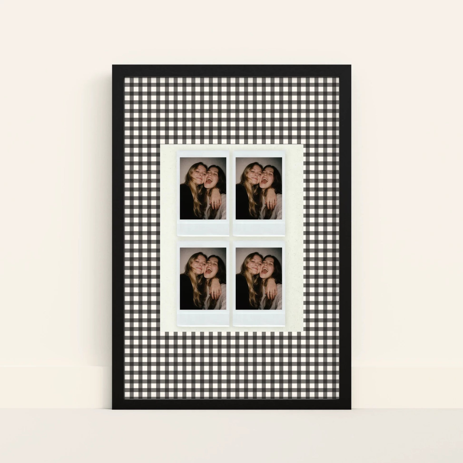 Mockup-Framed-Black-4060
