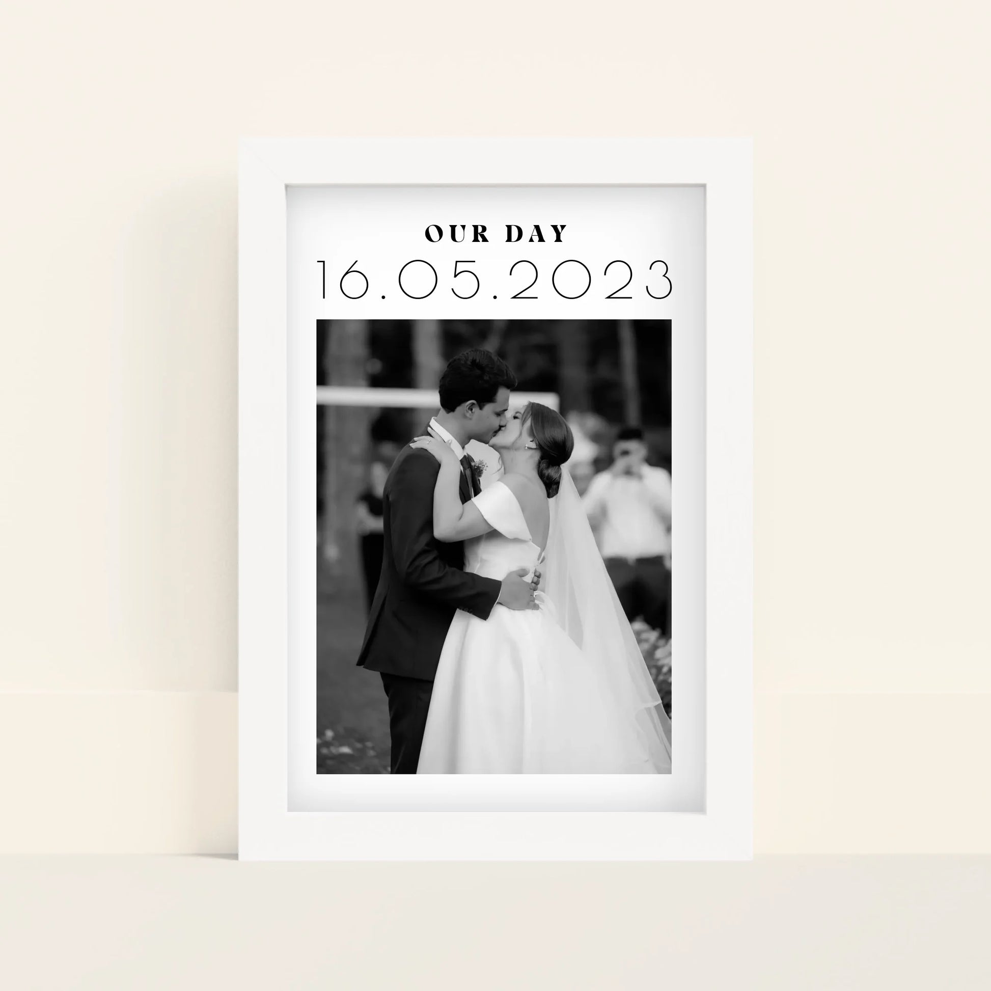 Mockup-Framed-White-2030