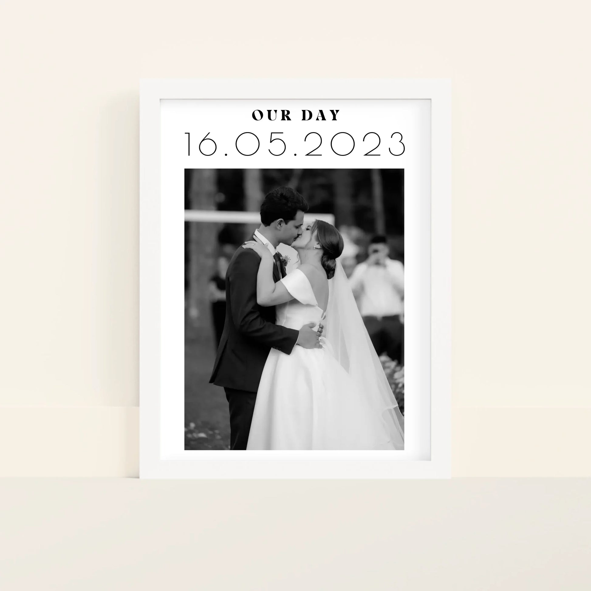 Mockup-Framed-White-3040