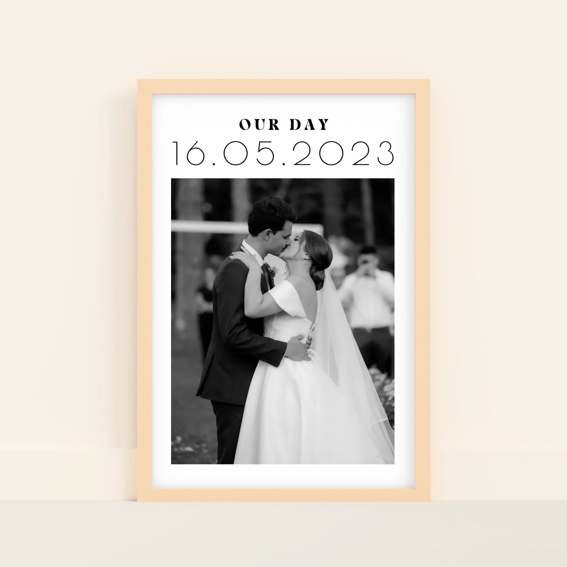Mockup-Framed-Wood-4060