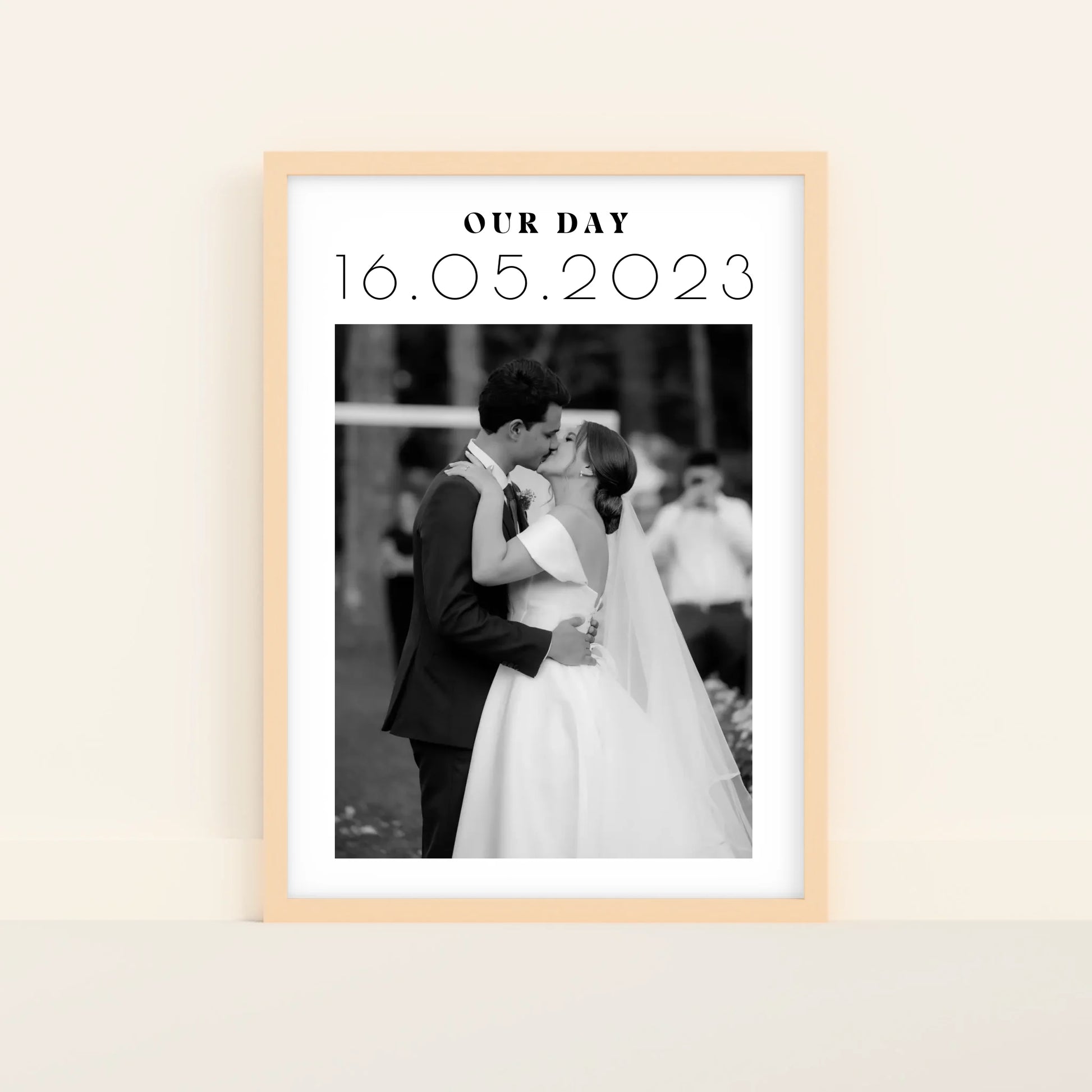 Mockup-Framed-Wood-5070