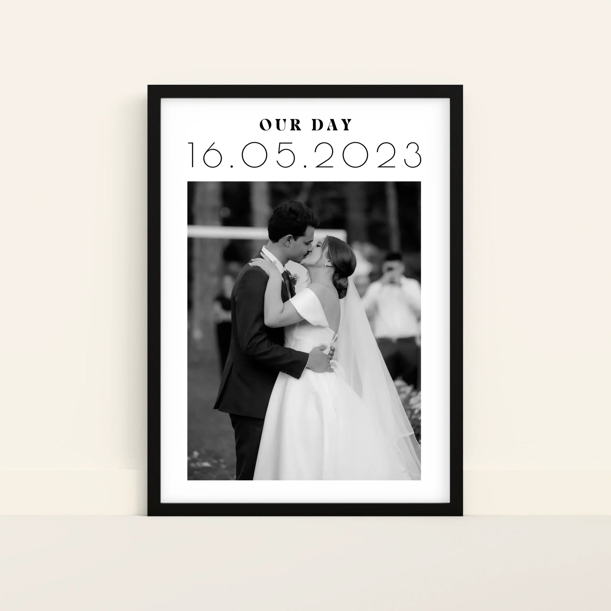 Mockup-Framed-Black-5070