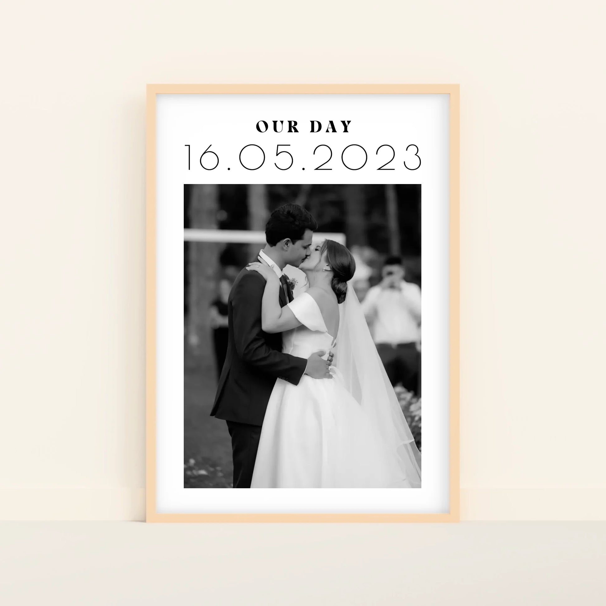 Mockup-Framed-Wood-70100
