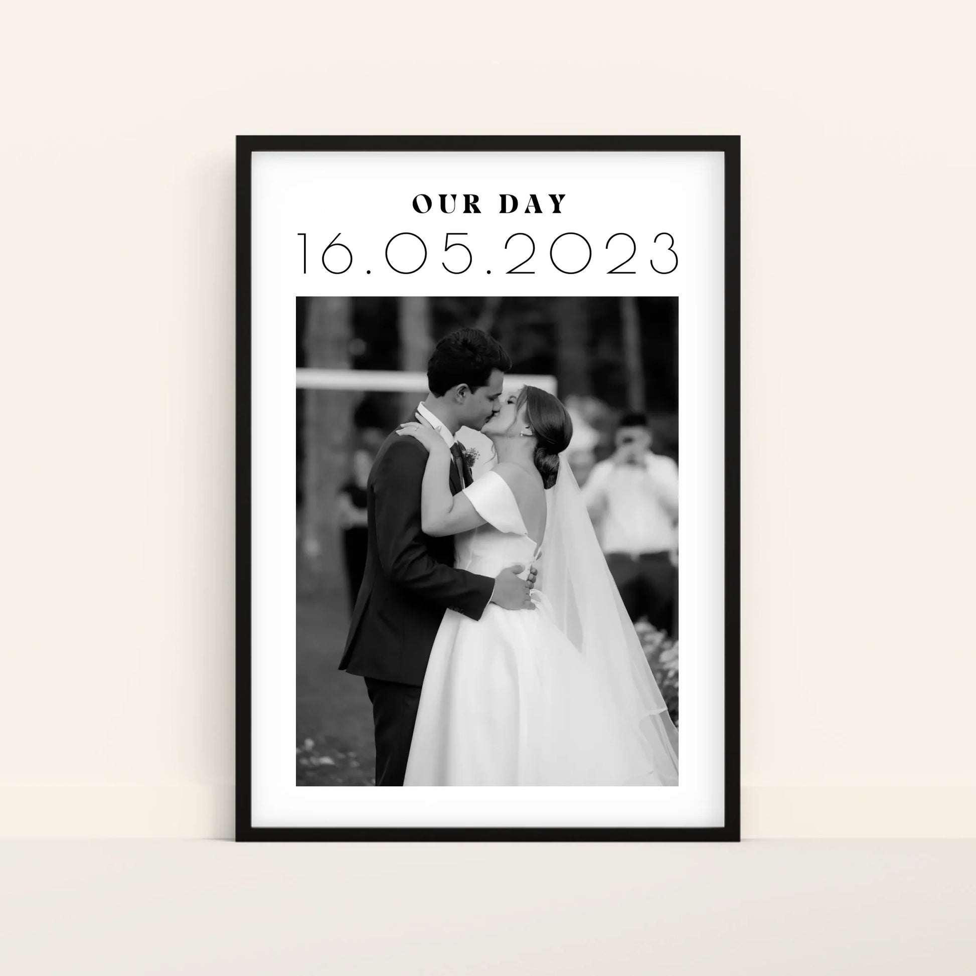 Mockup-Framed-Black-70100