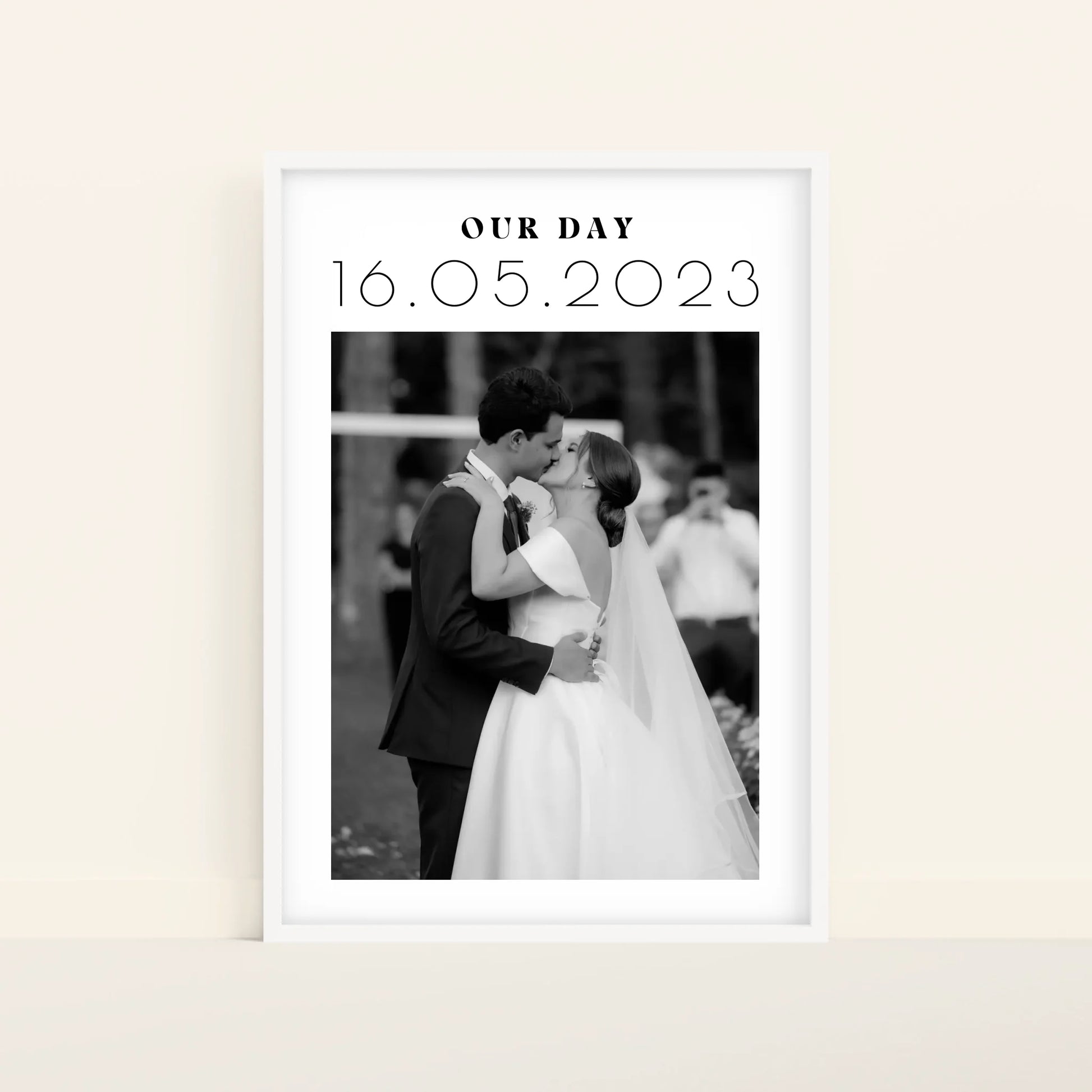 Mockup-Framed-White-70100