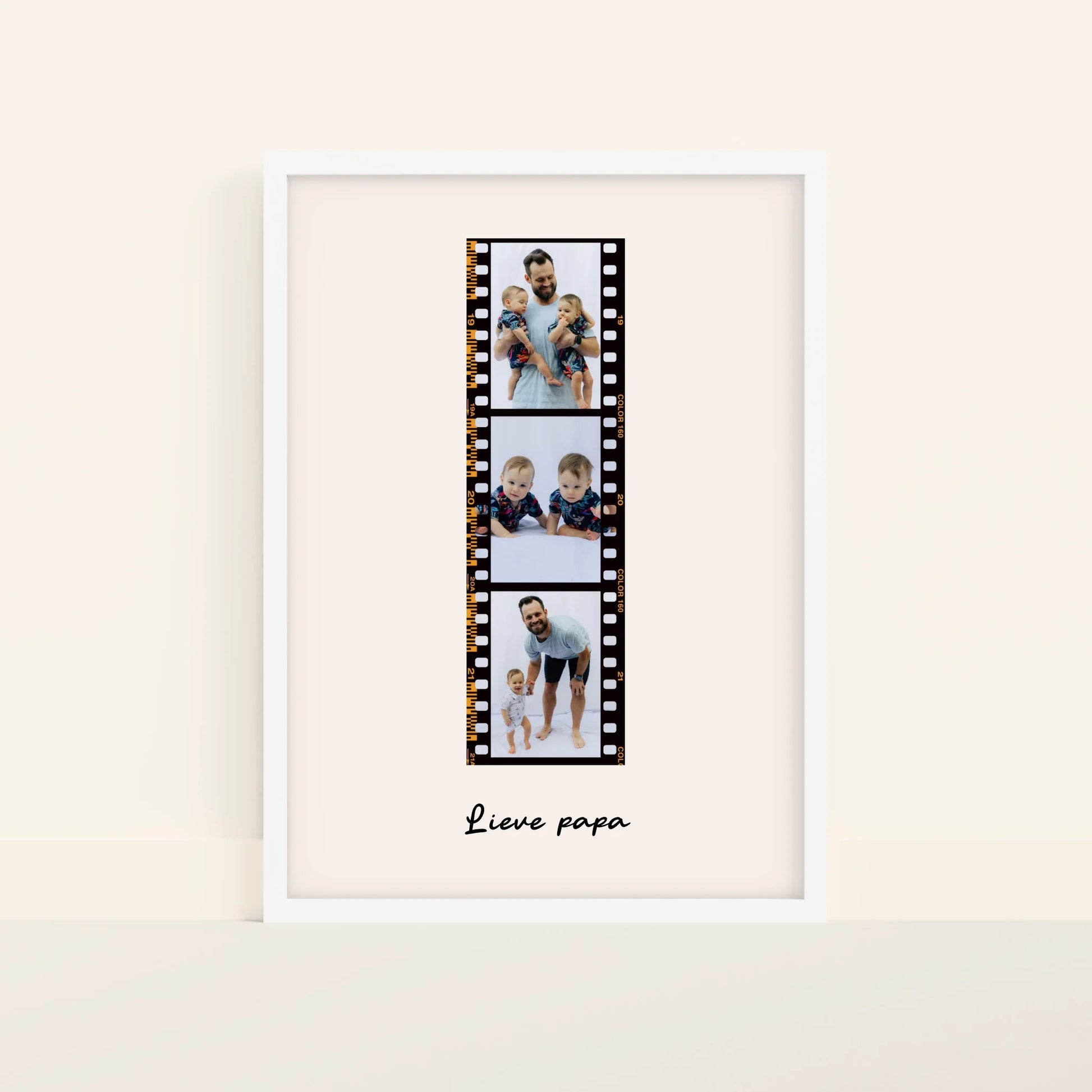 Mockup-Framed-White-5070