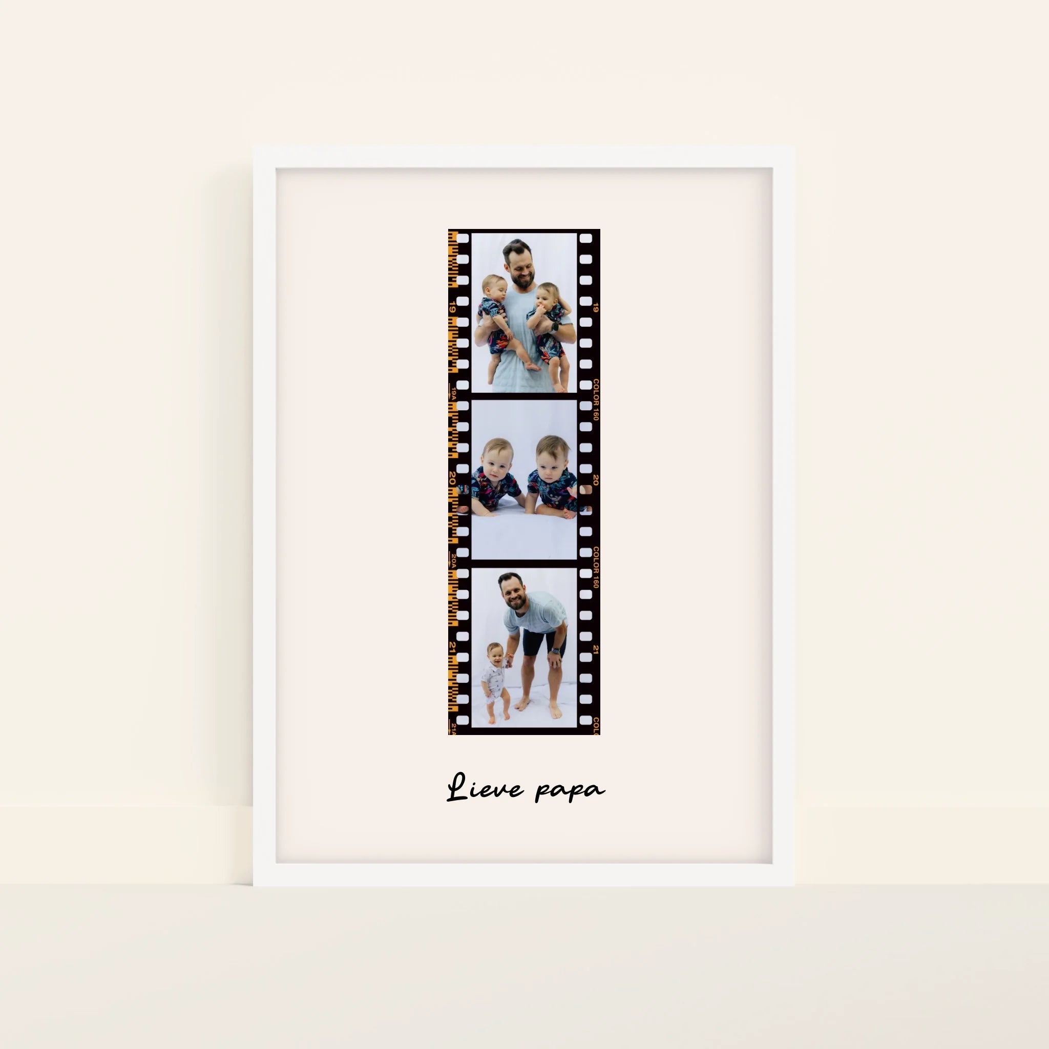 Mockup-Framed-White-5070
