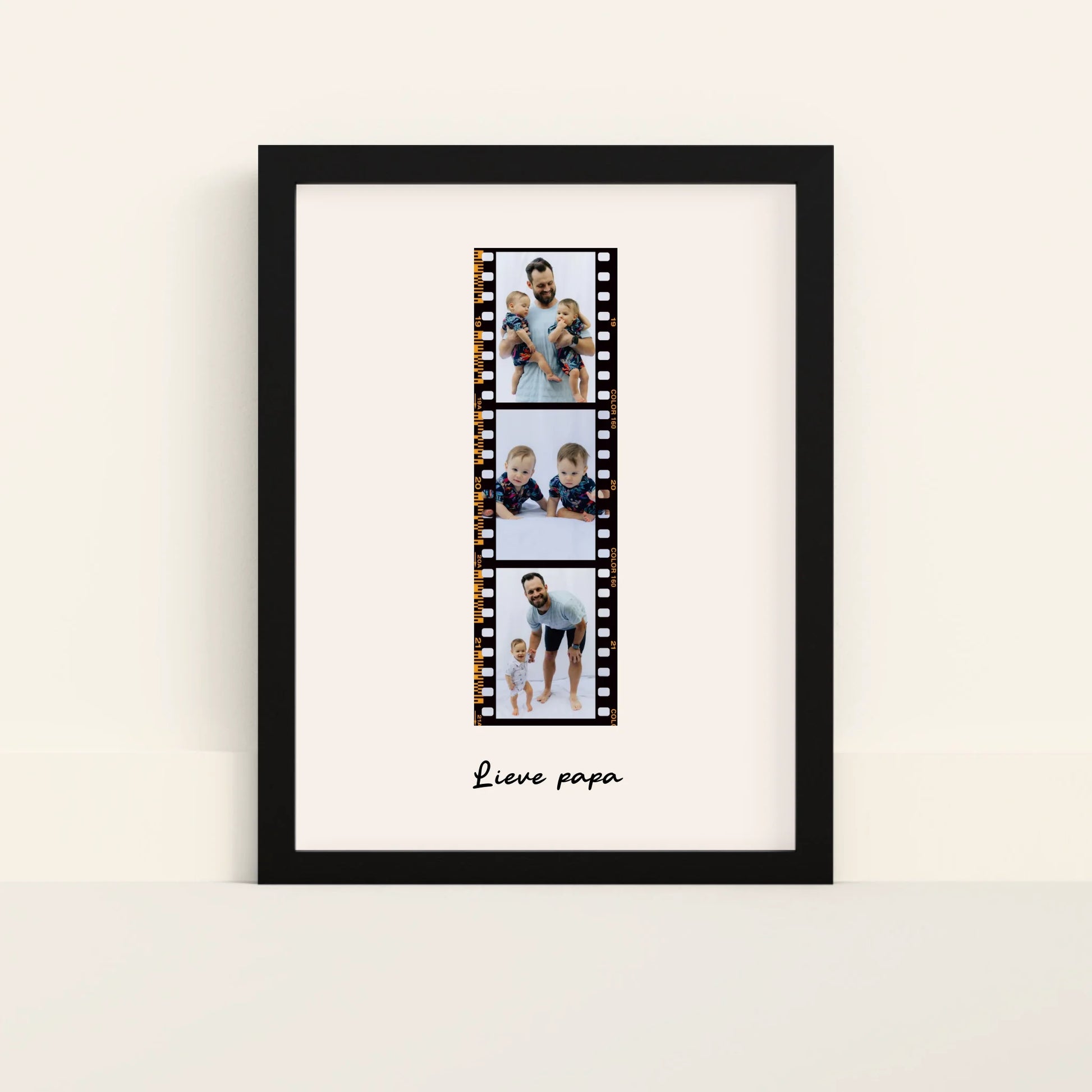 Mockup-Framed-Black-3040