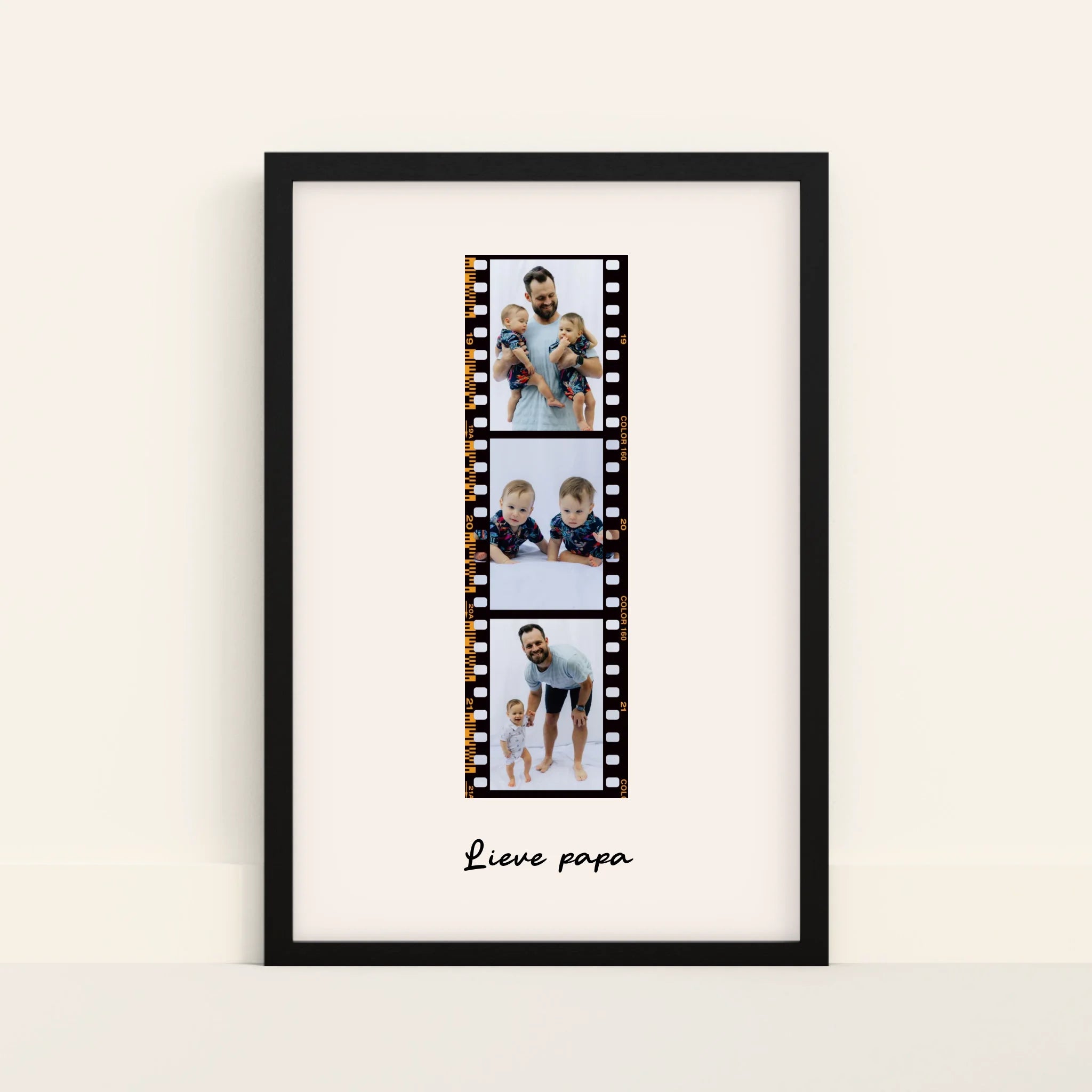 Mockup-Framed-Black-4060