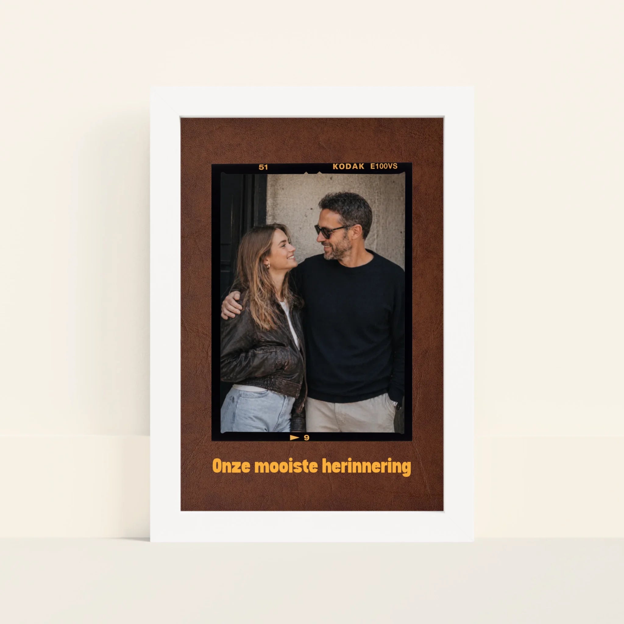 Mockup-Framed-White-2030