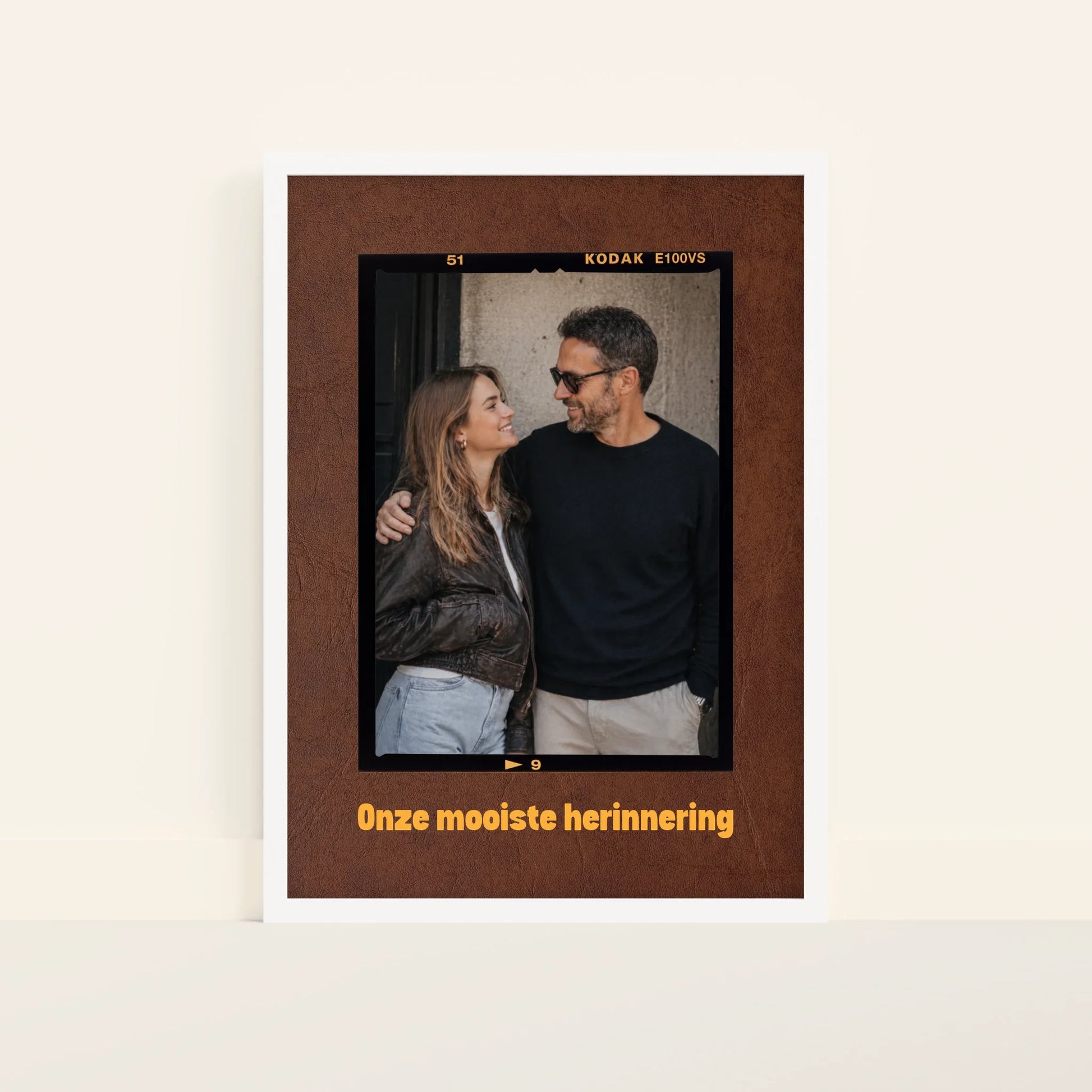 Mockup-Framed-White-5070