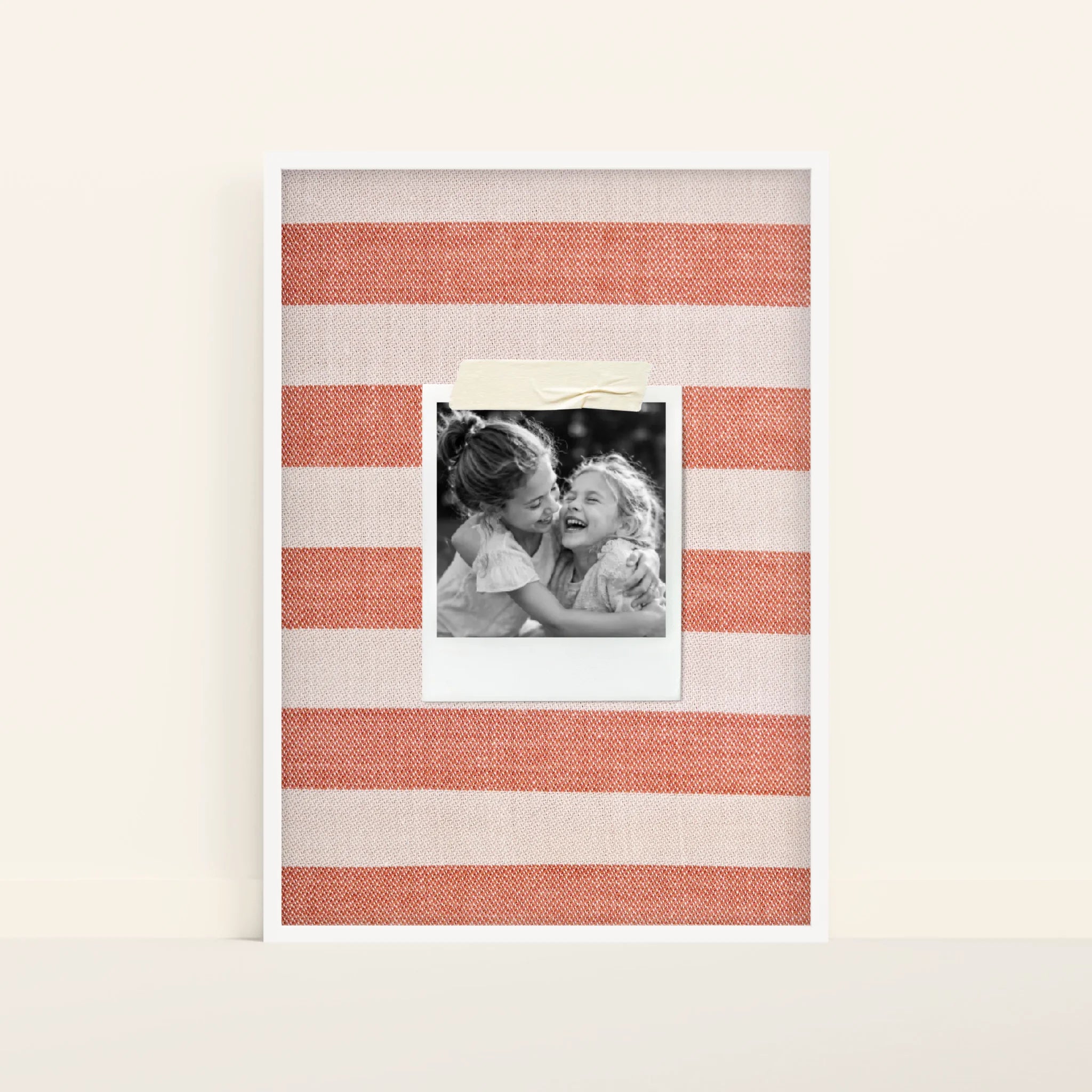 Mockup-Framed-White-70100