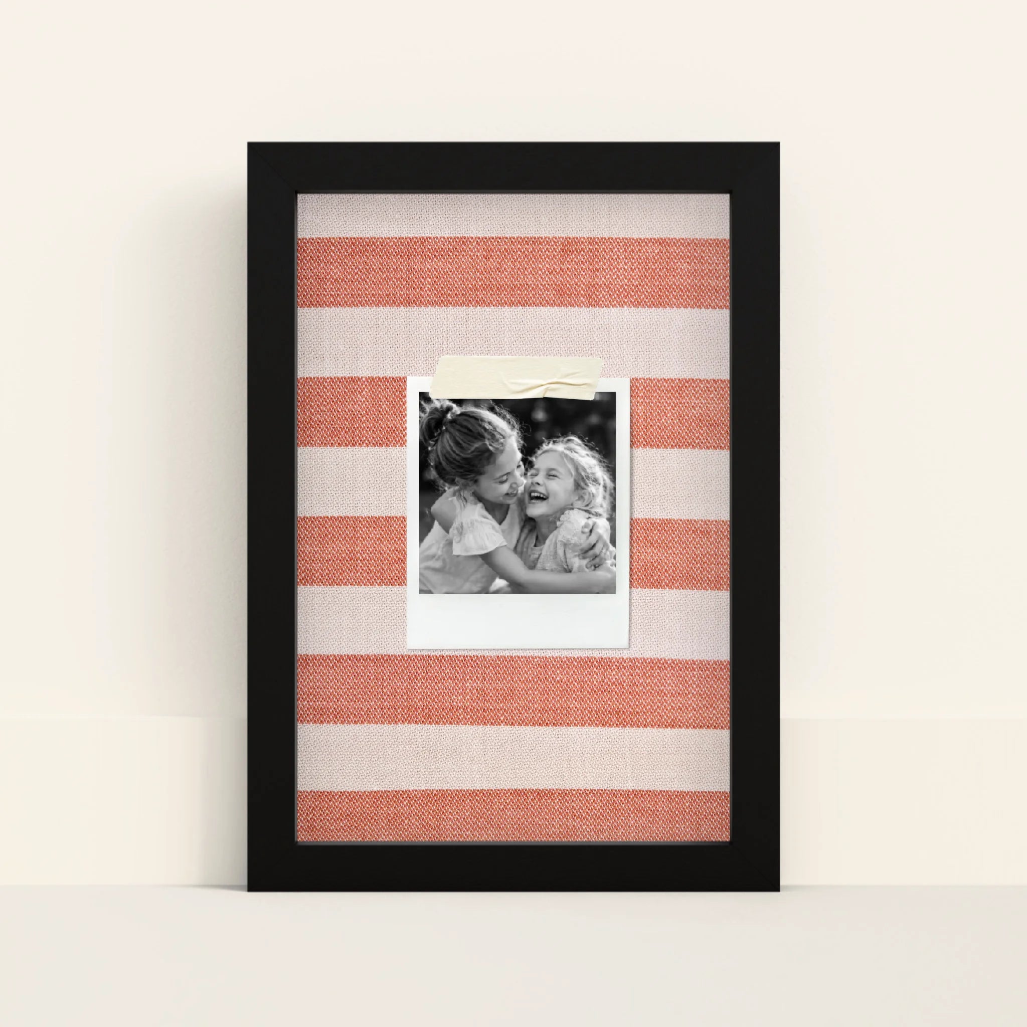 Mockup-Framed-Black-2030