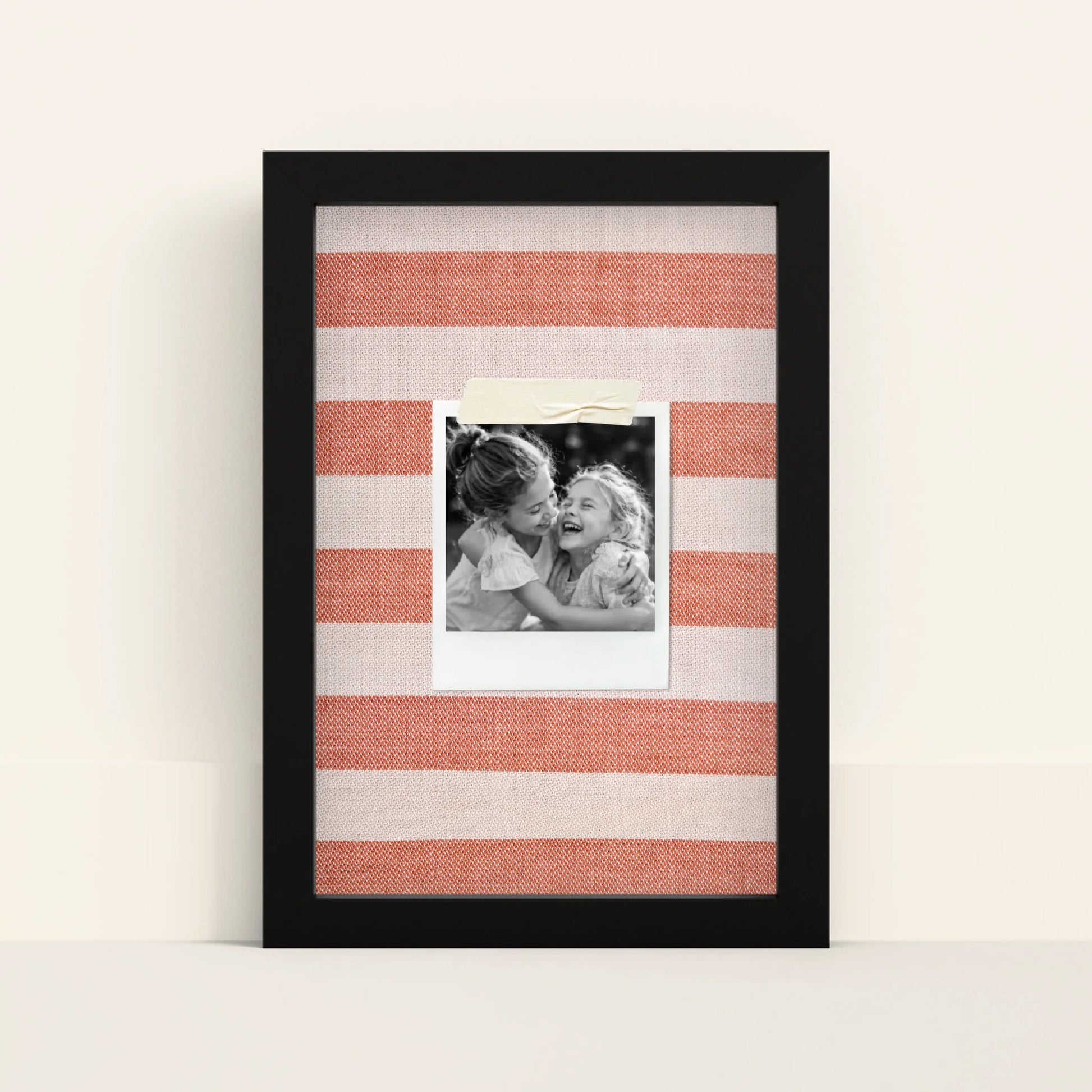 Mockup-Framed-Black-2030