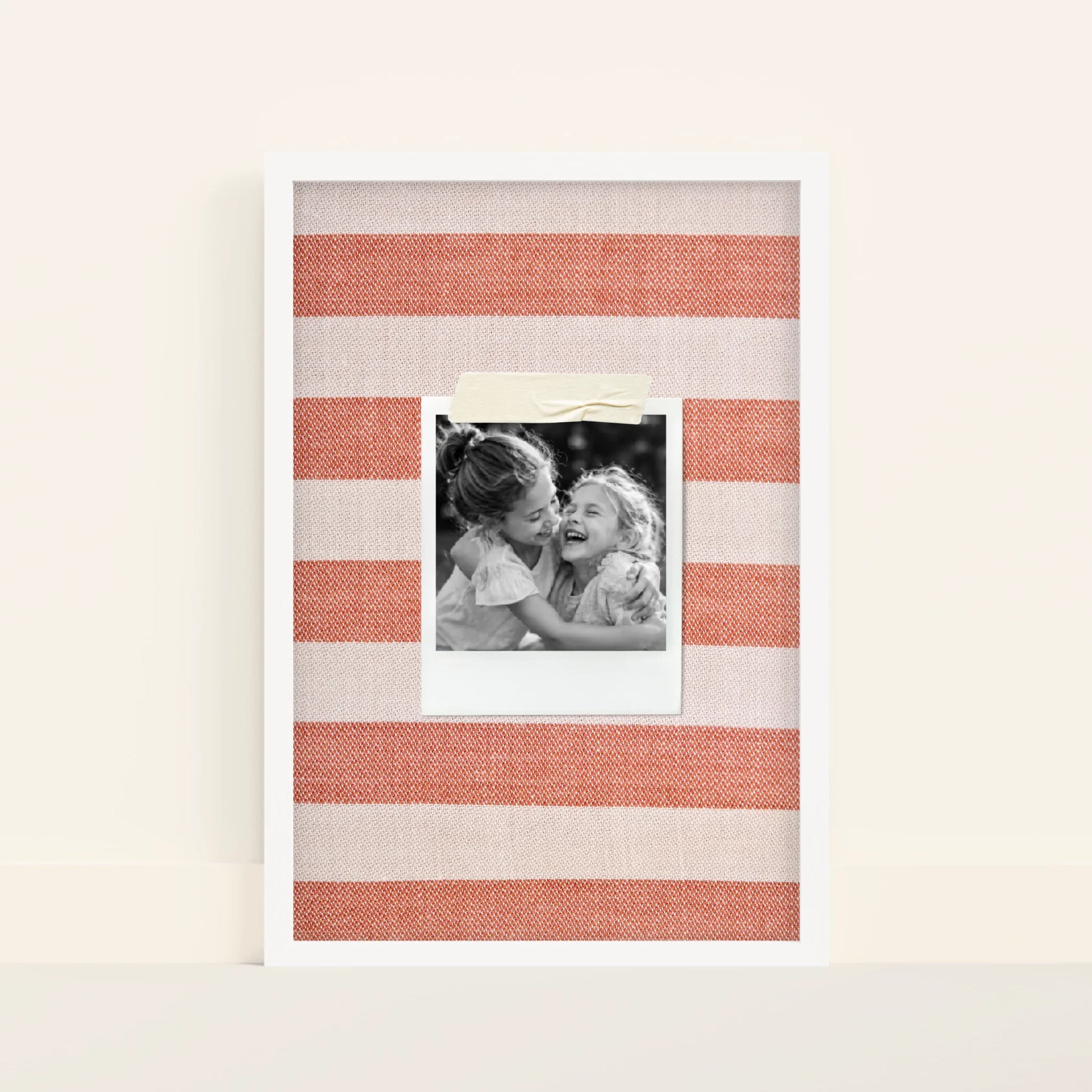 Mockup-Framed-White-4060