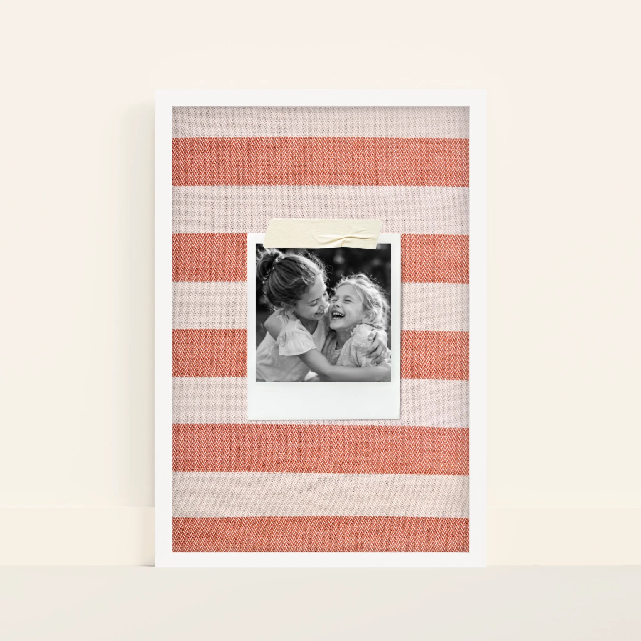 Mockup-Framed-White-4060