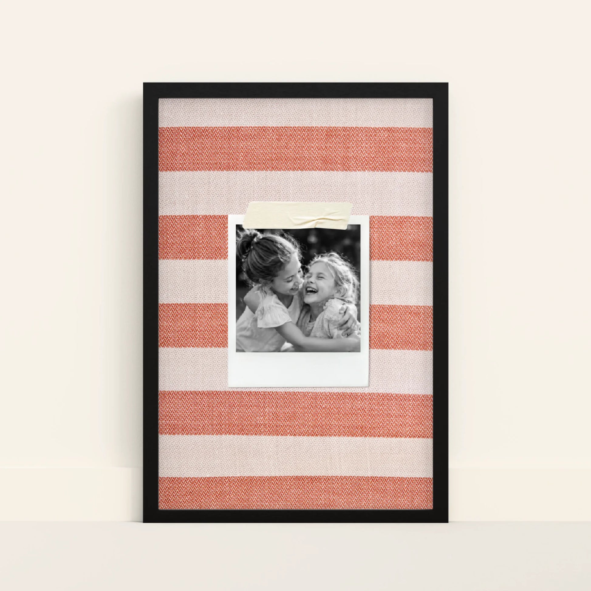 Mockup-Framed-Black-4060