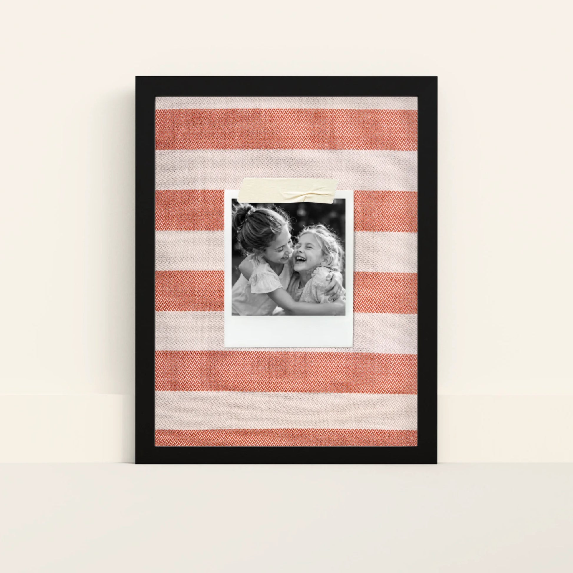 Mockup-Framed-Black-3040
