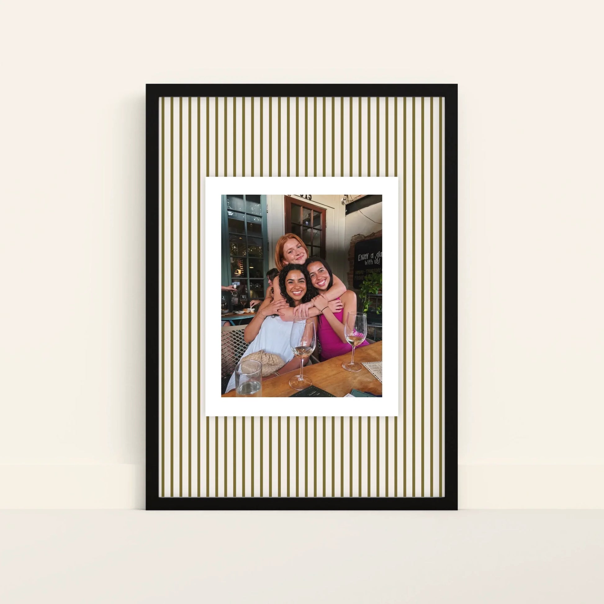 Mockup-Framed-Black-5070