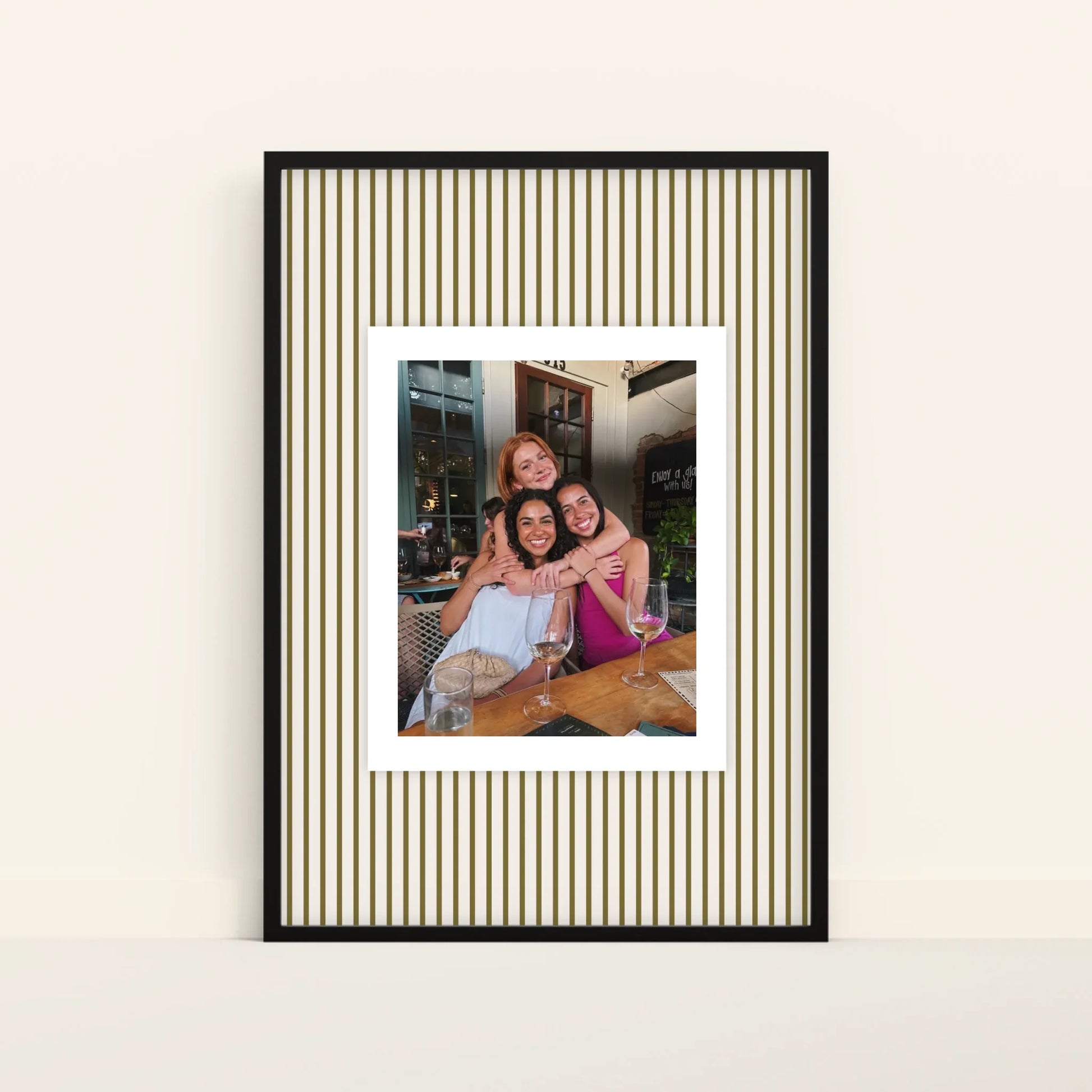 Mockup-Framed-Black-70100