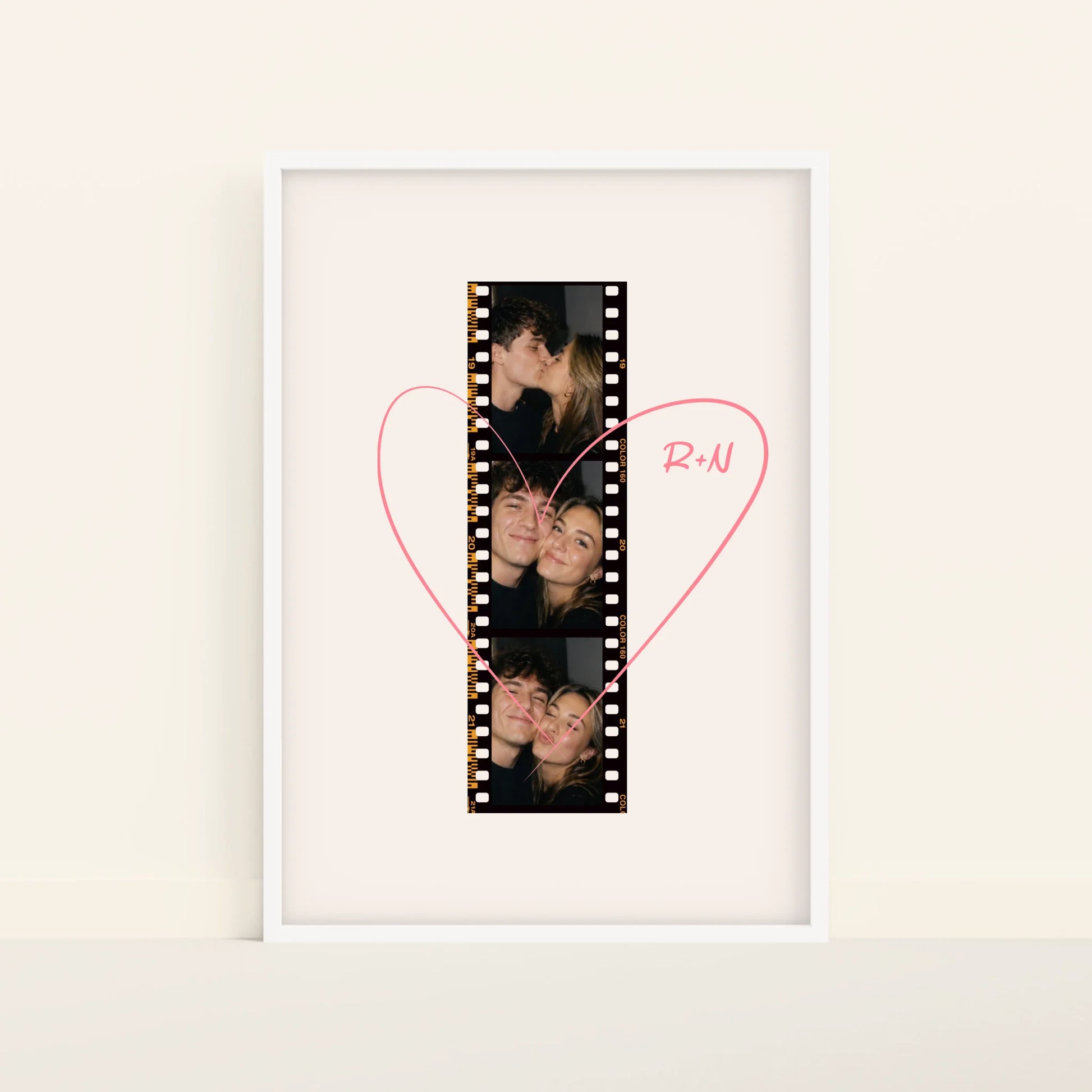 Mockup-Framed-White-70100