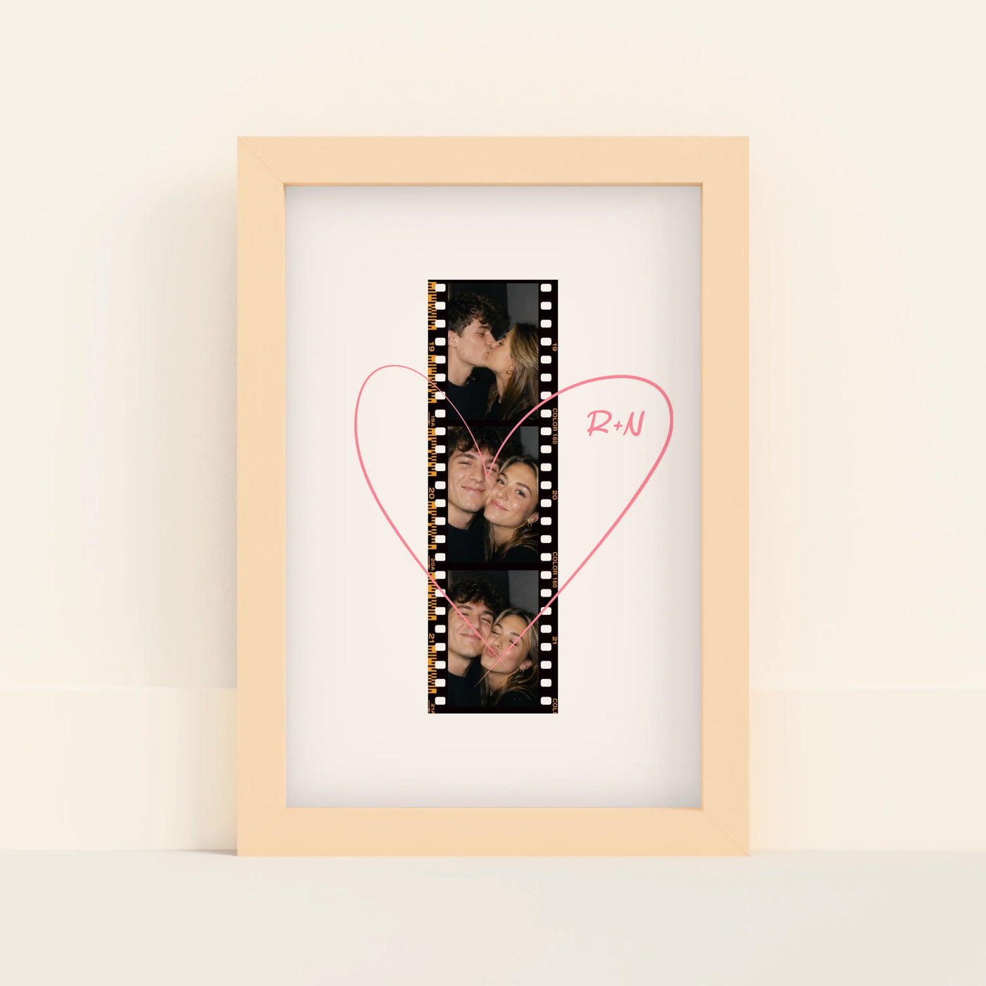 Captured Poster met Foto's en Initialen