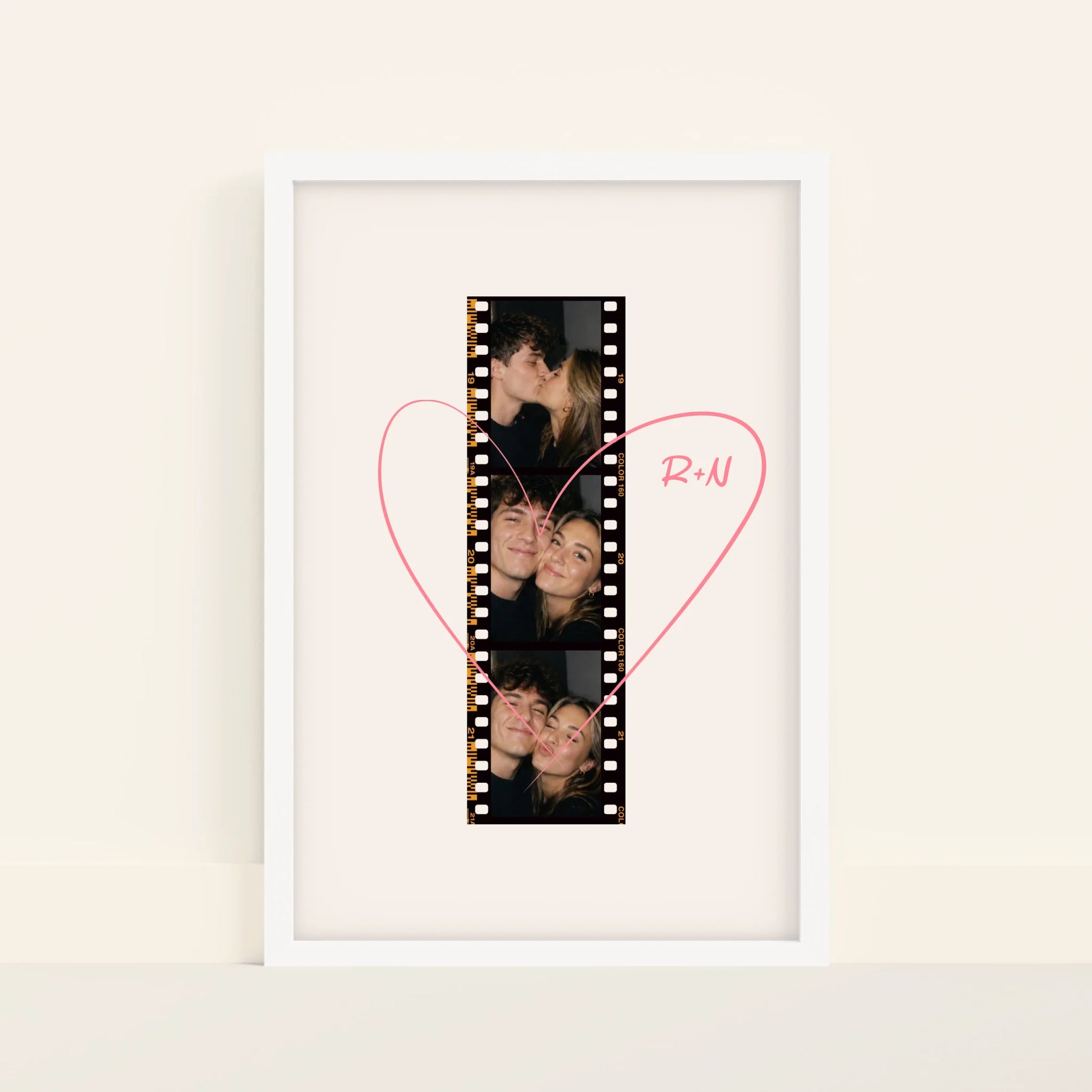 Mockup-Framed-White-4060