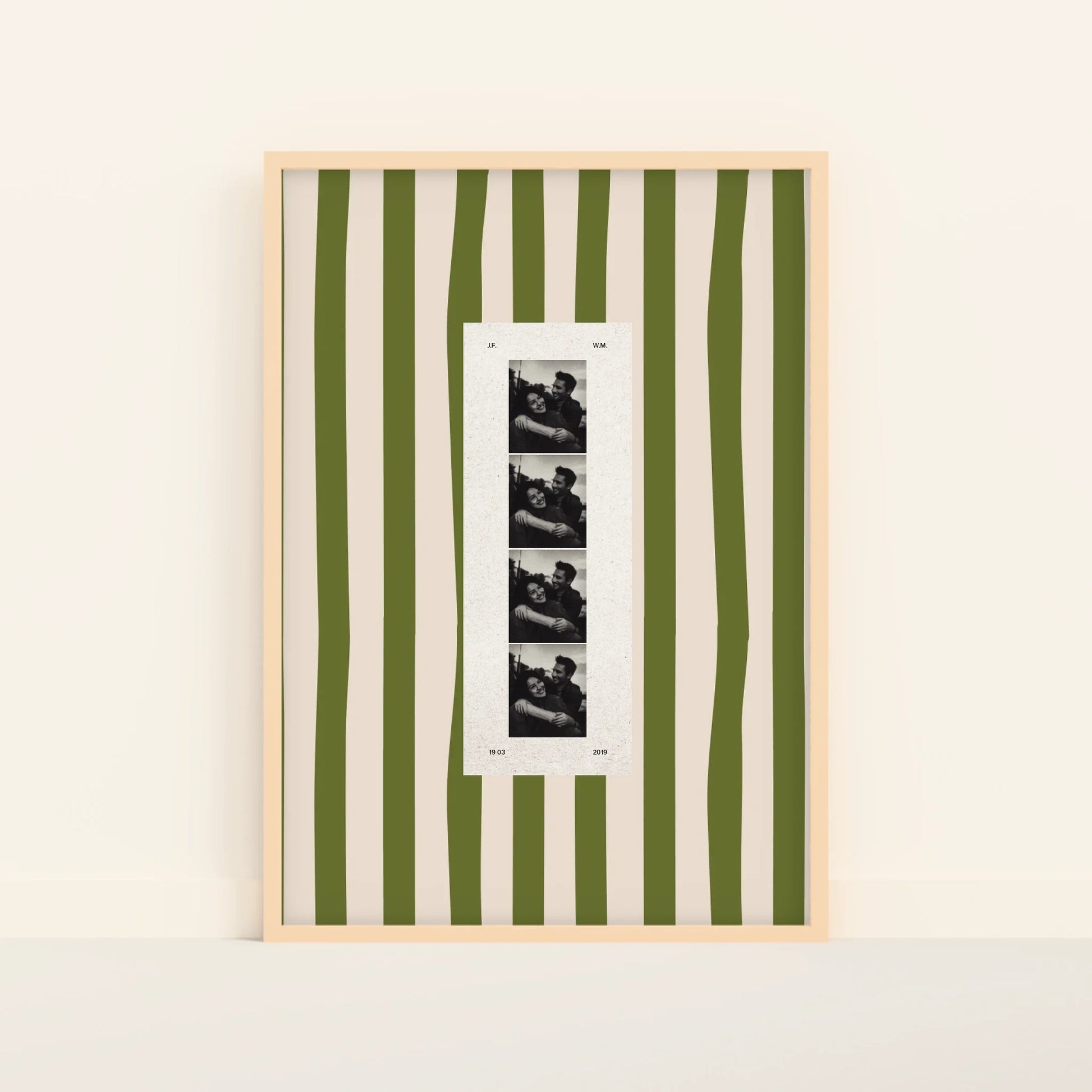 Mockup-Framed-Wood-70100