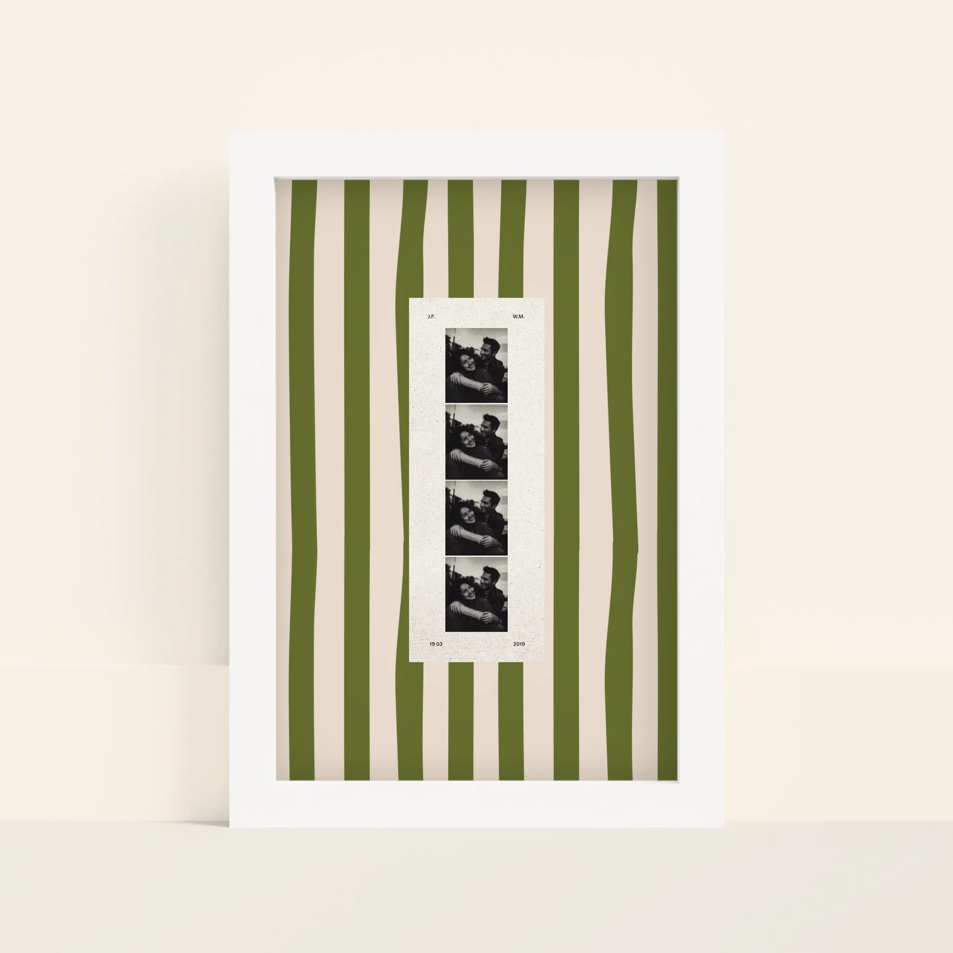 Mockup-Framed-White-2030