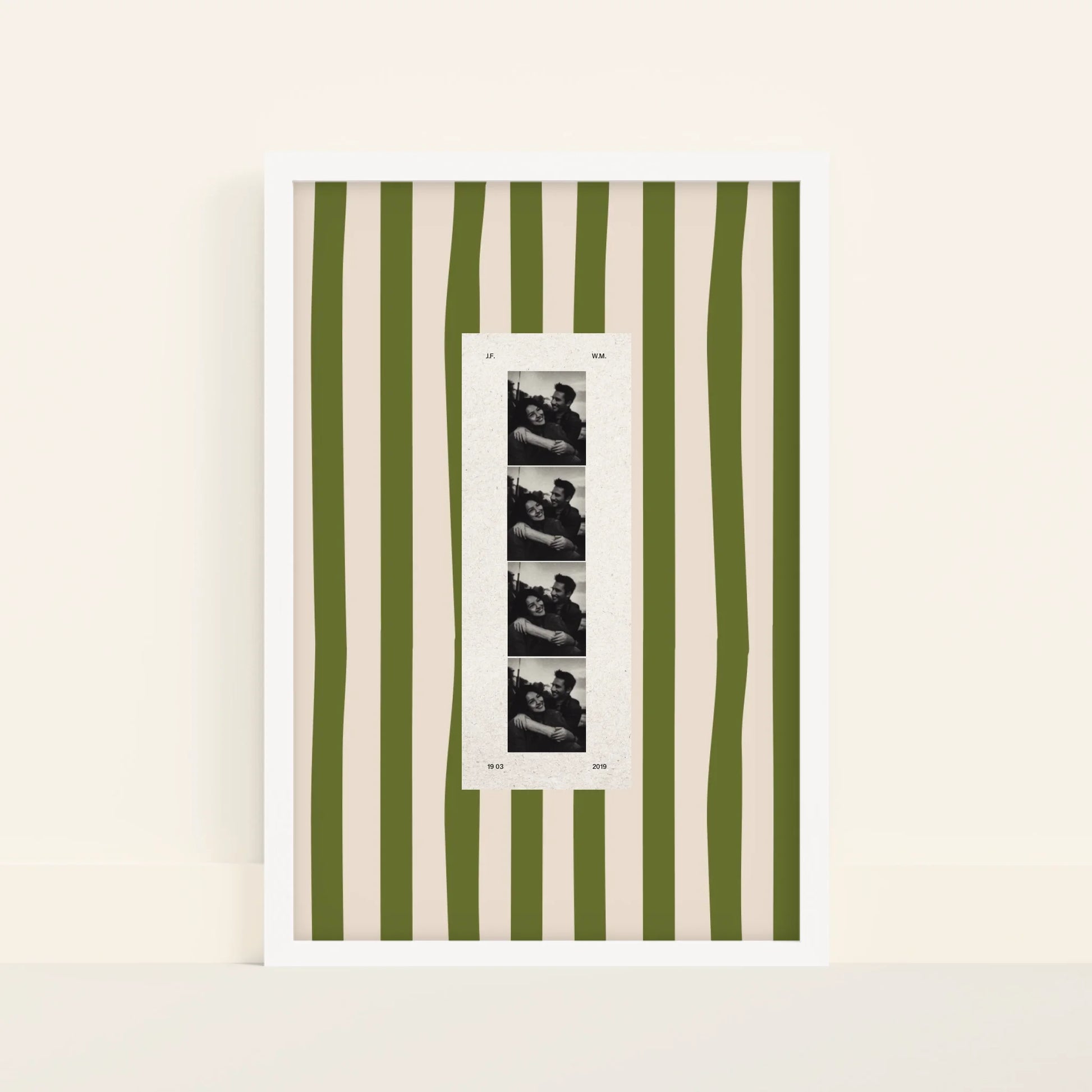 Mockup-Framed-White-4060
