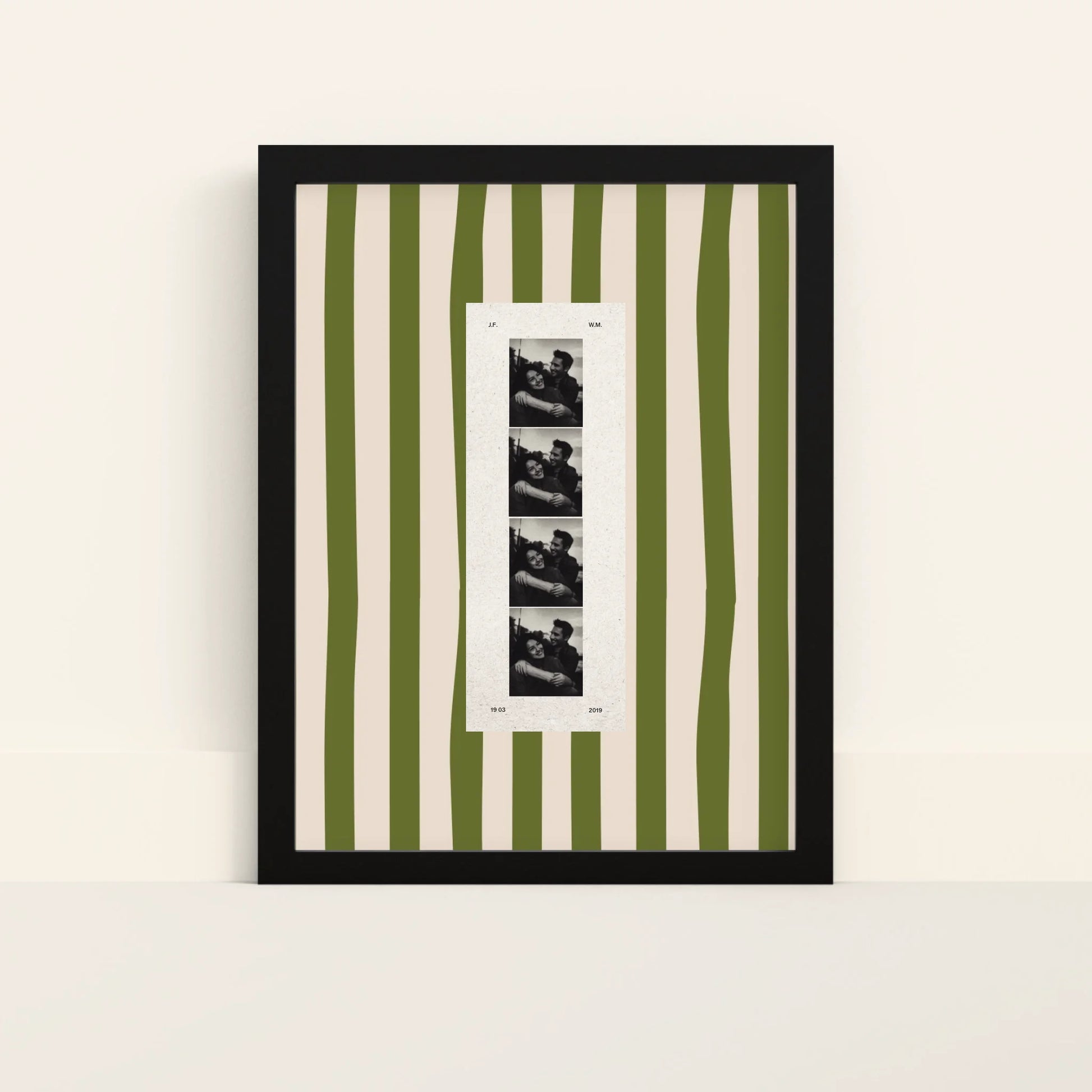 Mockup-Framed-Black-3040