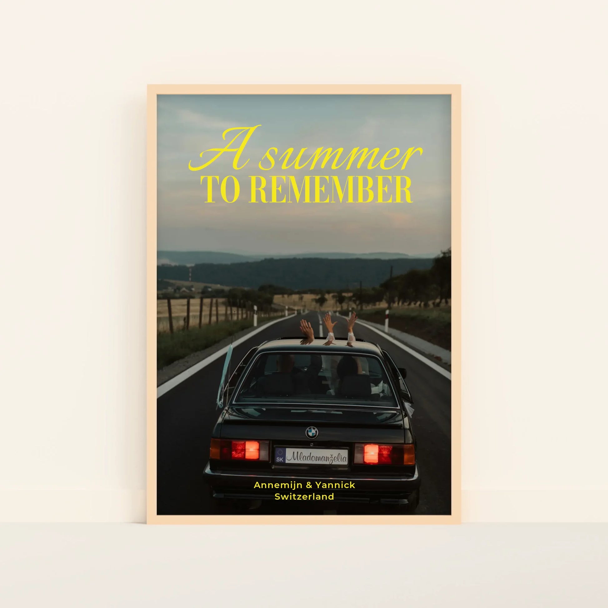 Mockup-Framed-Wood-70100