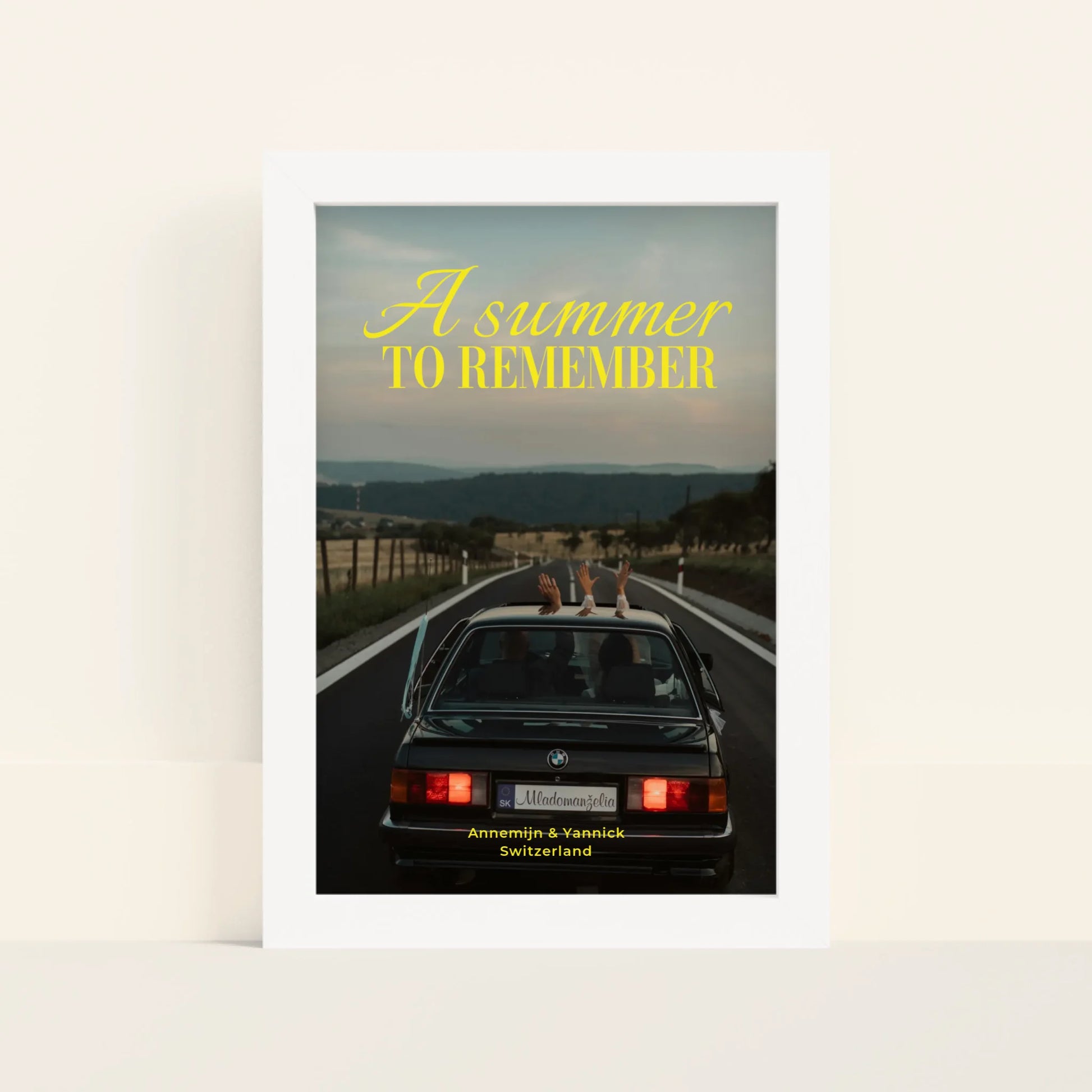 Mockup-Framed-White-2030