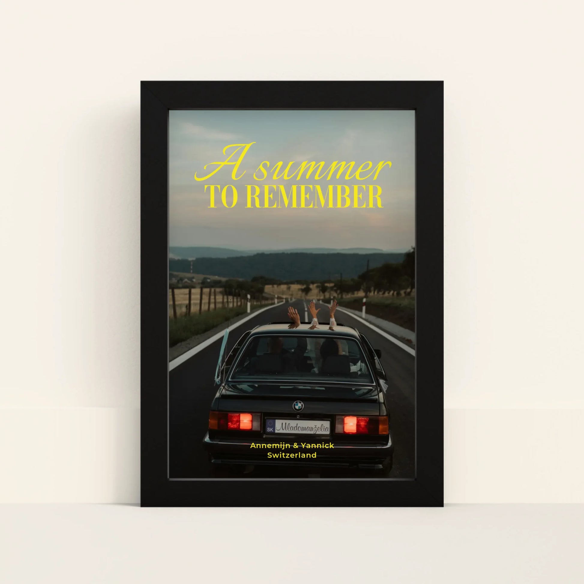 Mockup-Framed-Black-2030