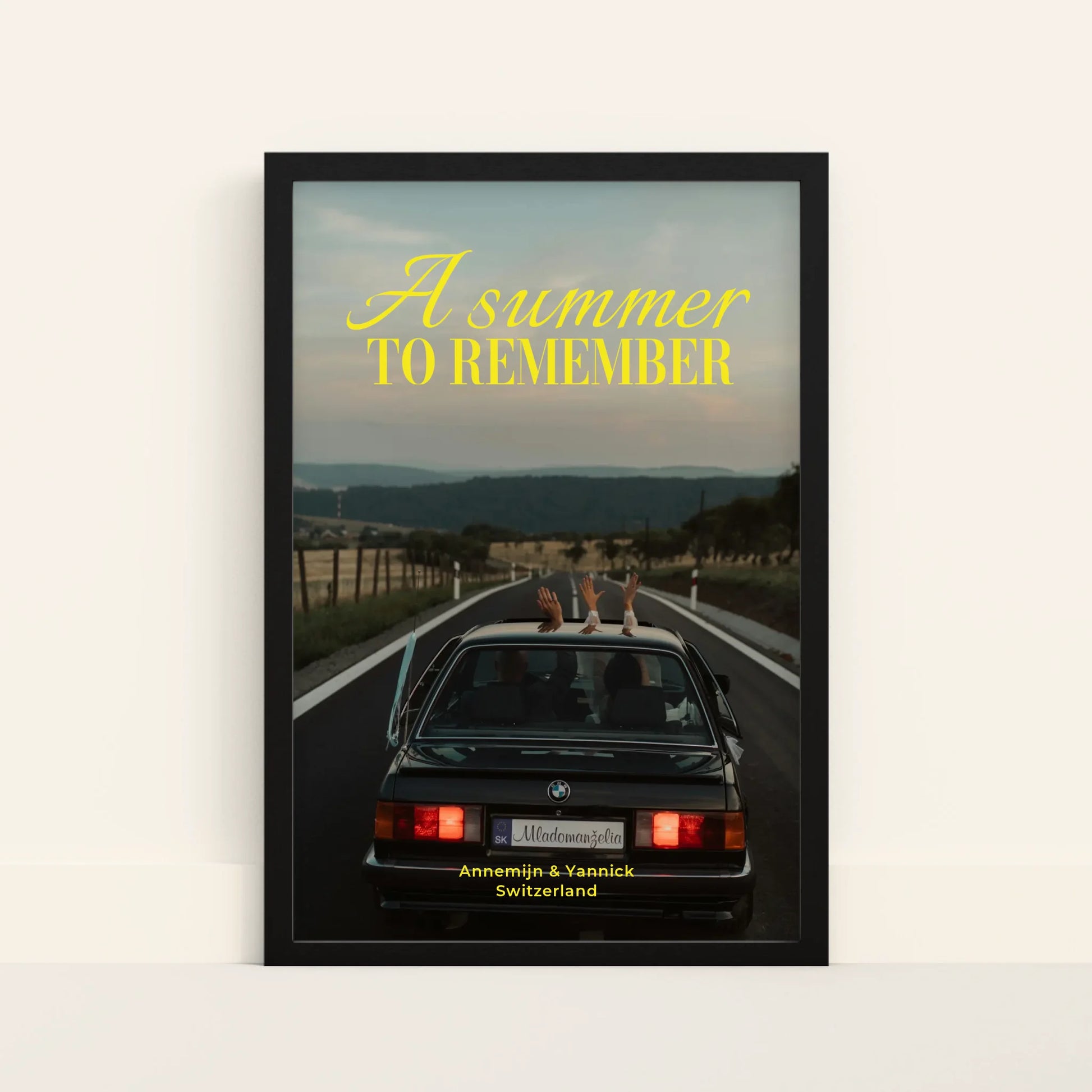 Mockup-Framed-Black-4060