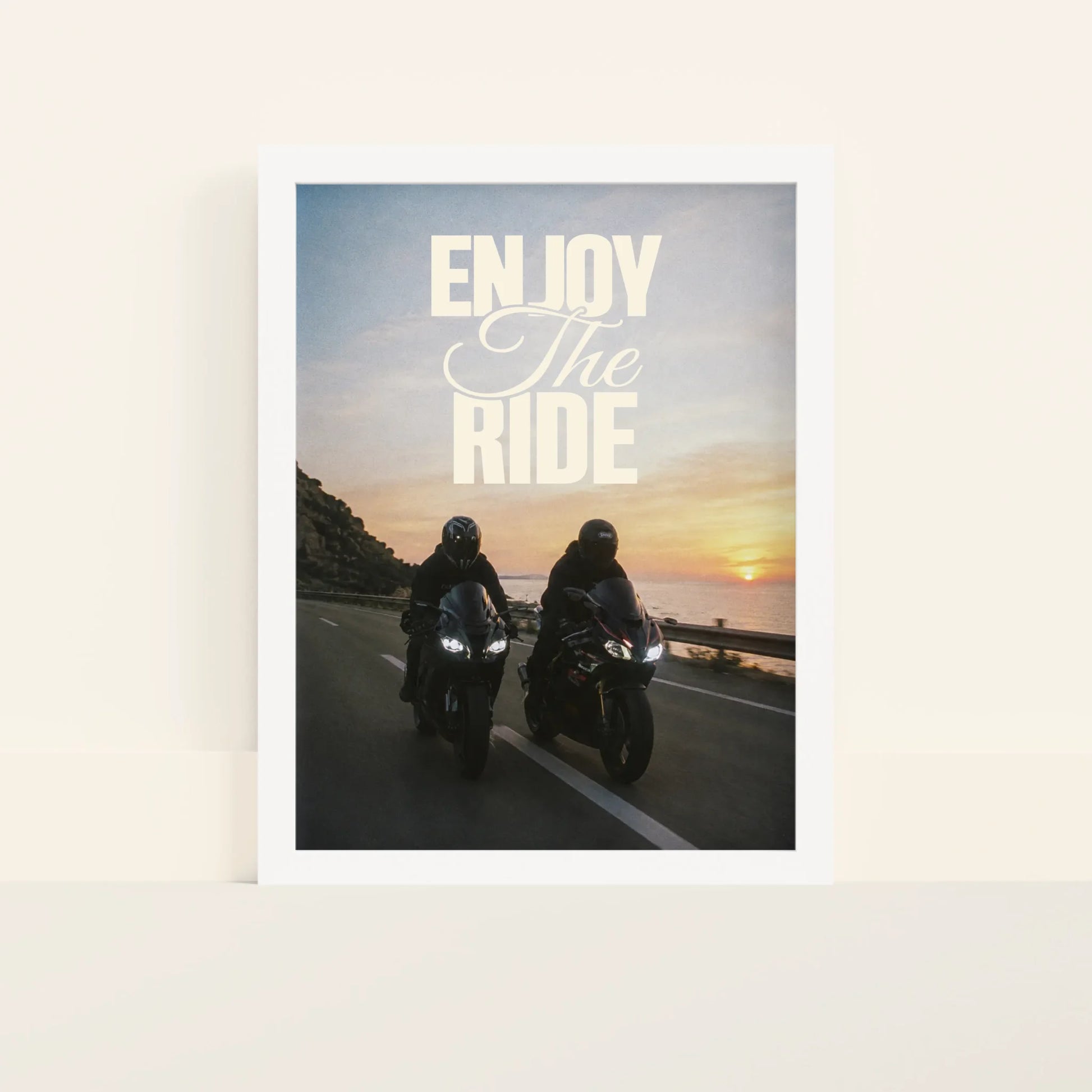 Mockup-Framed-White-3040