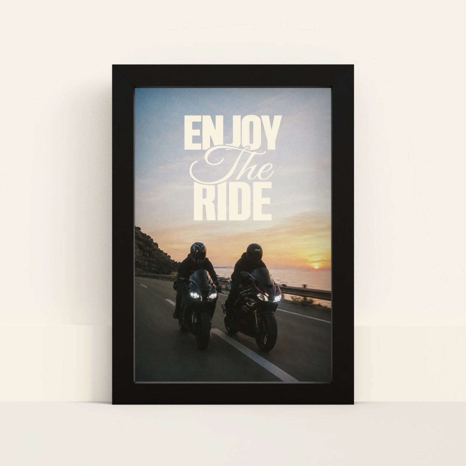 Mockup-Framed-Black-2030