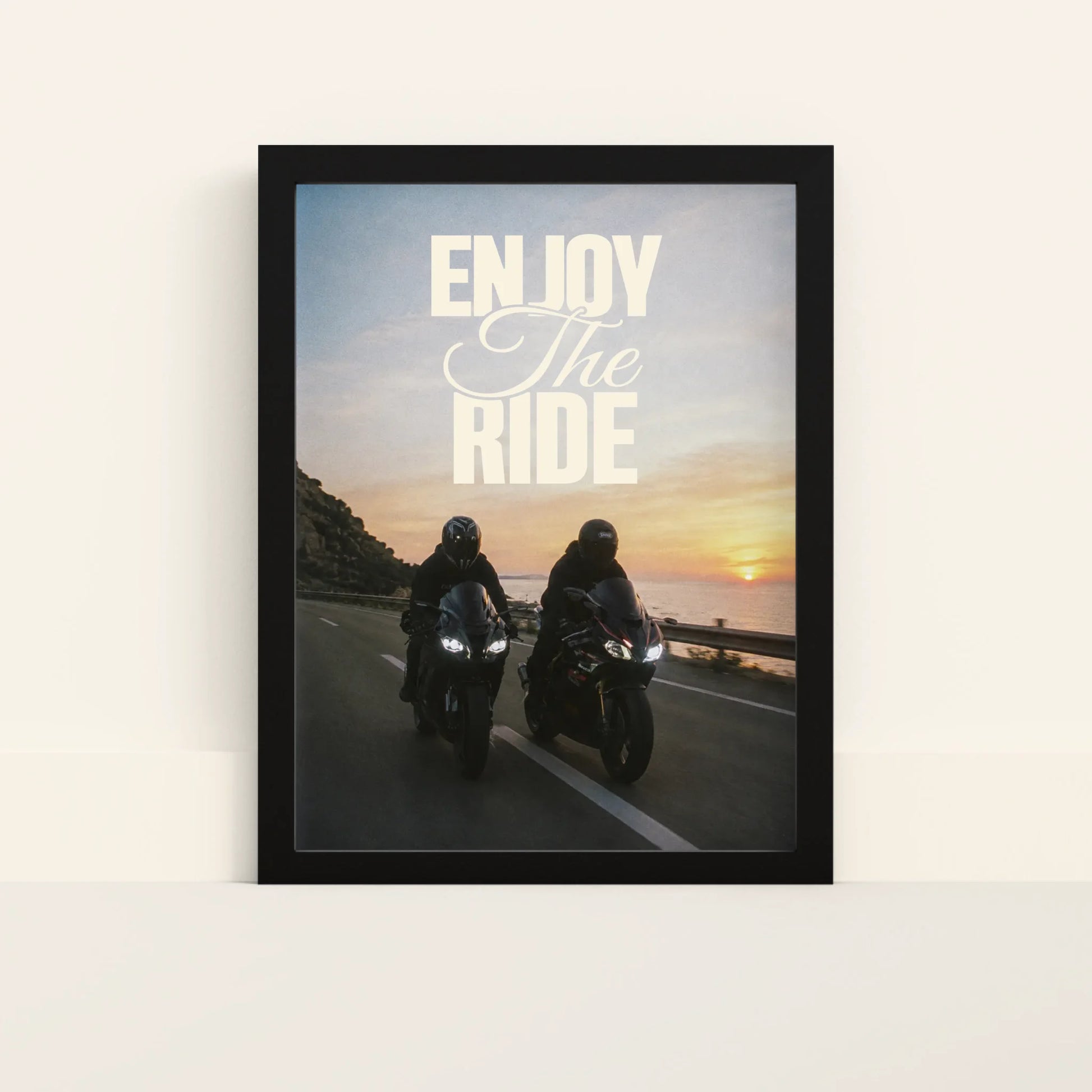 Mockup-Framed-Black-3040